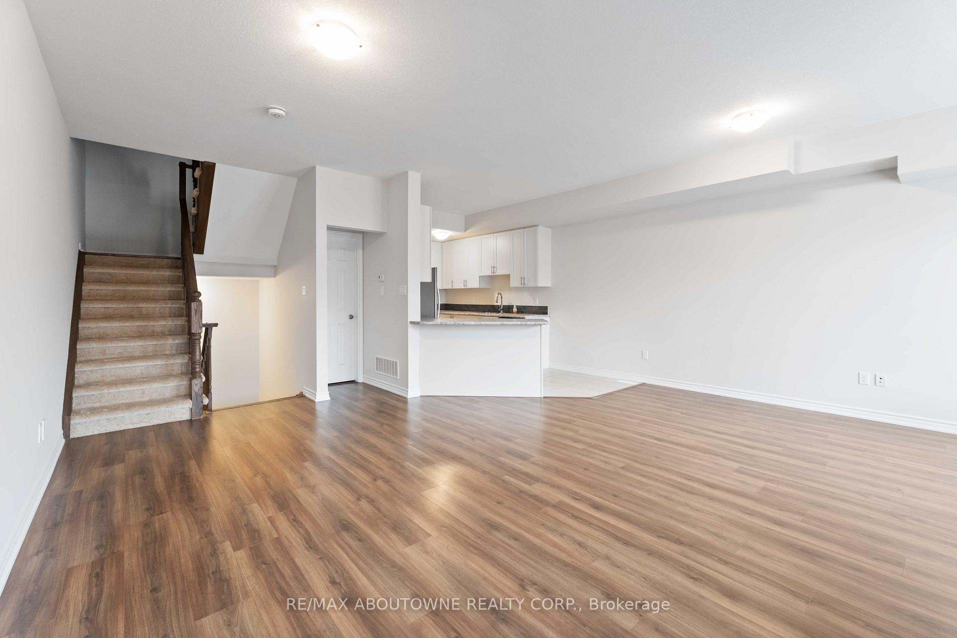 Photo 11 of Unit 27, 219 Dundas Street E, Hamilton, Waterdown — HOMEH