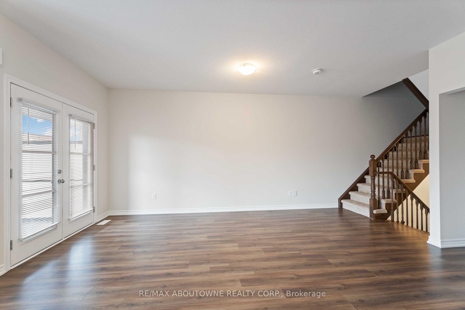 Photo 12 of Unit 27, 219 Dundas Street E, Hamilton, Waterdown — HOMEH
