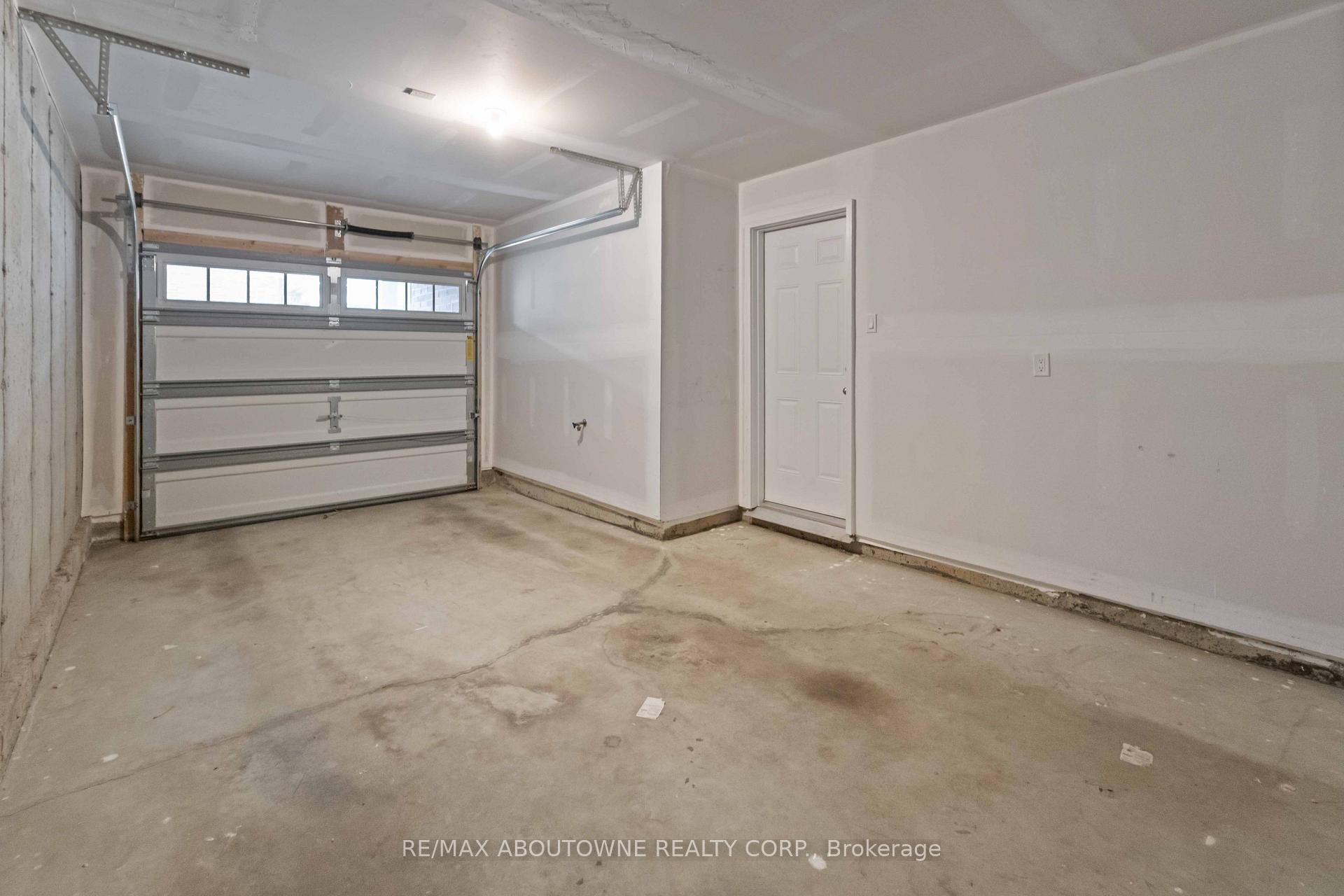 Photo 37 of Unit 27, 219 Dundas Street E, Hamilton, Waterdown — HOMEH