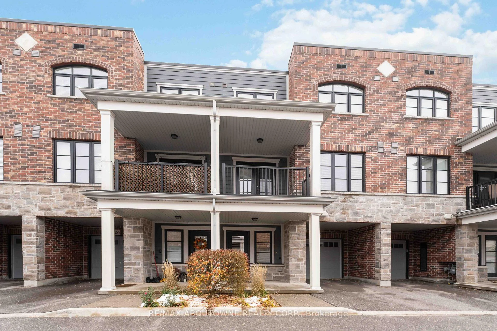 Photo 10 of Unit 27, 219 Dundas Street E, Hamilton, Waterdown — HOMEH