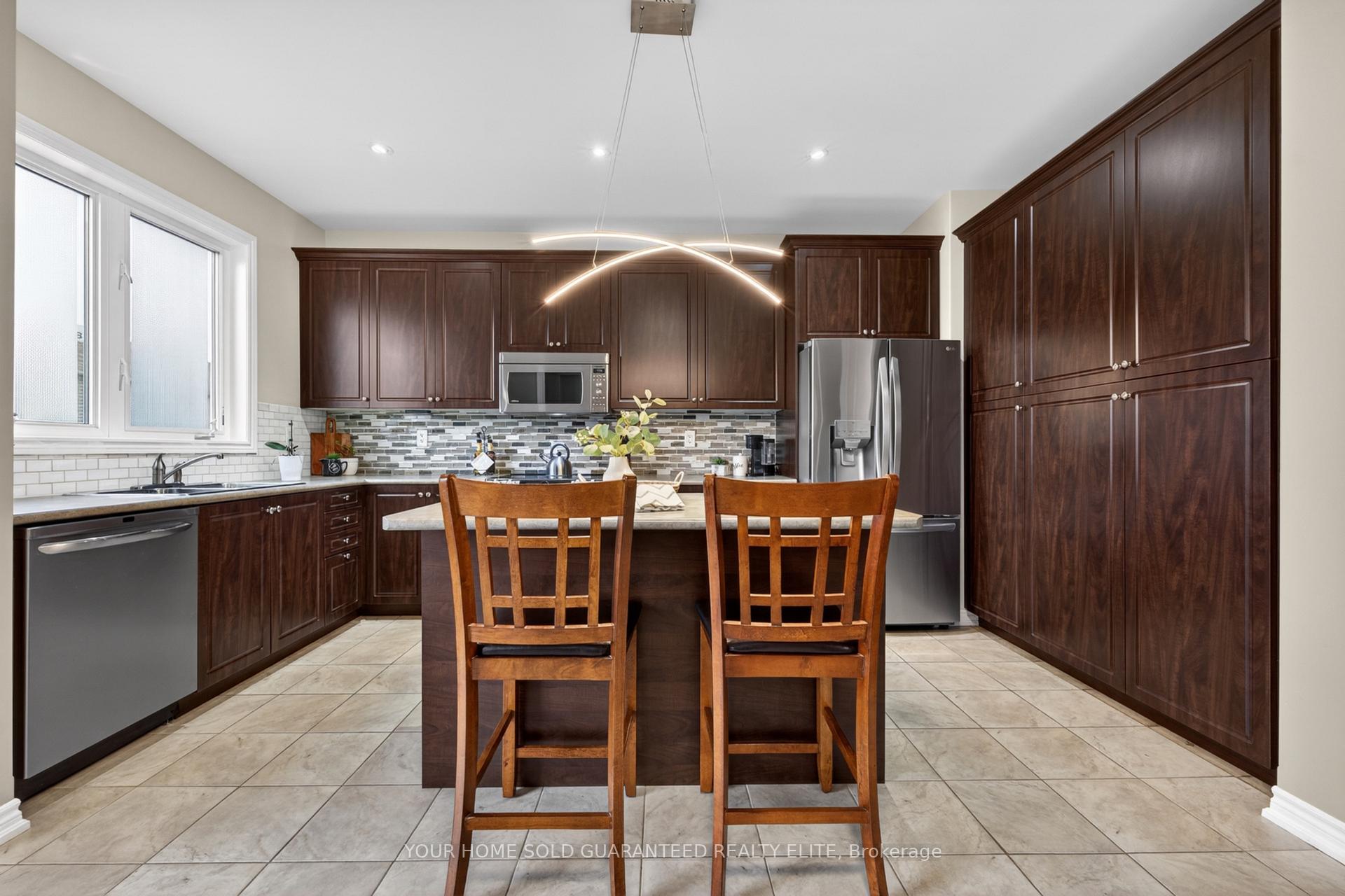 Photo 13 of 136 Whitwell Way, Hamilton, Binbrook — HOMEH