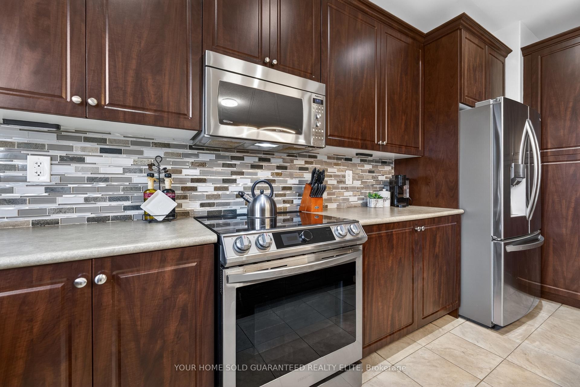 Photo 18 of 136 Whitwell Way, Hamilton, Binbrook — HOMEH