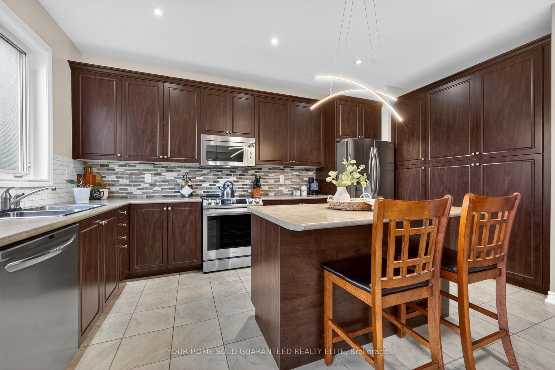Photo 19 of 136 Whitwell Way, Hamilton, Binbrook — HOMEH