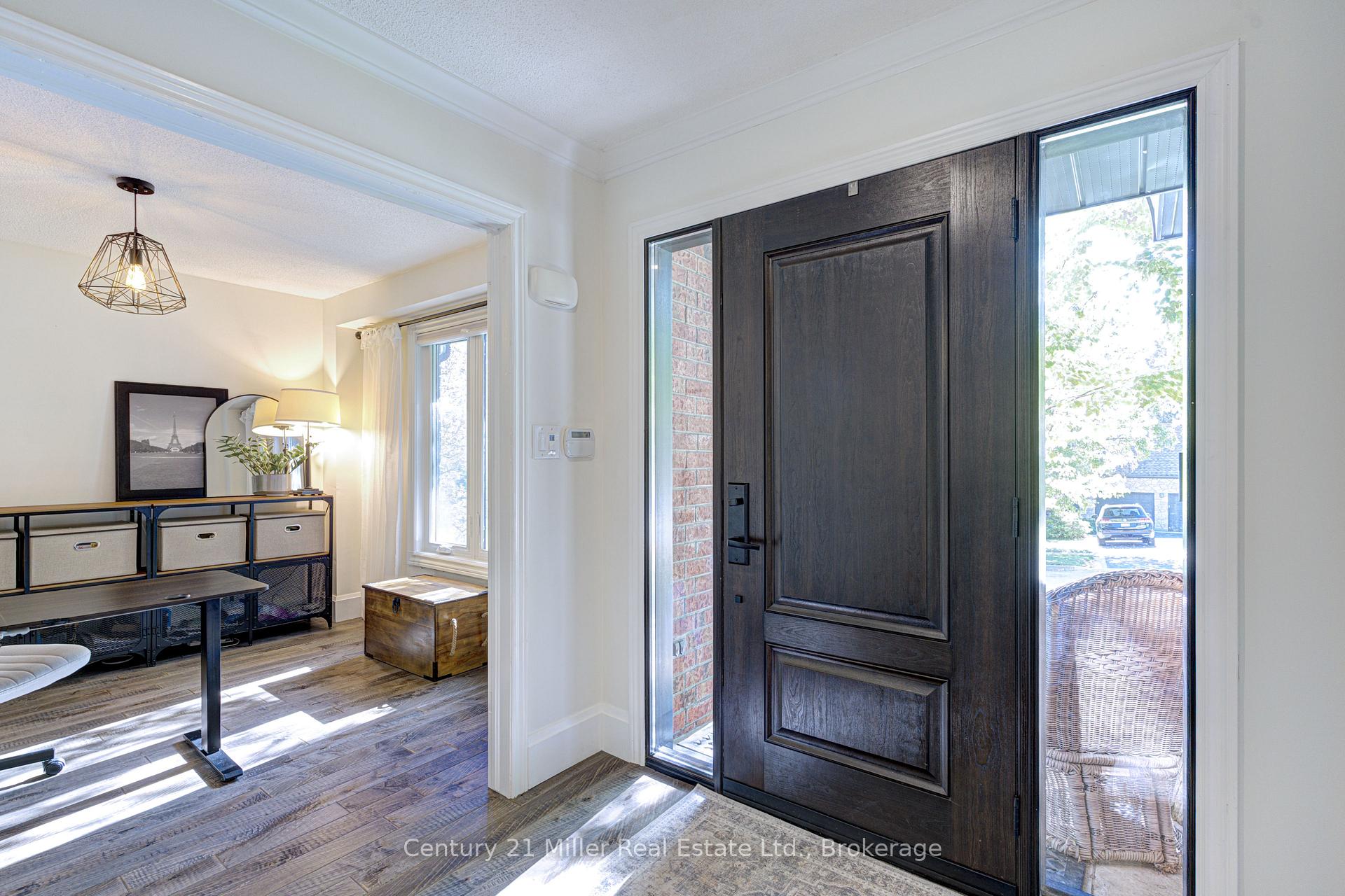 Photo 4 of 6 Mays Crescent, Hamilton, Waterdown — HOMEH