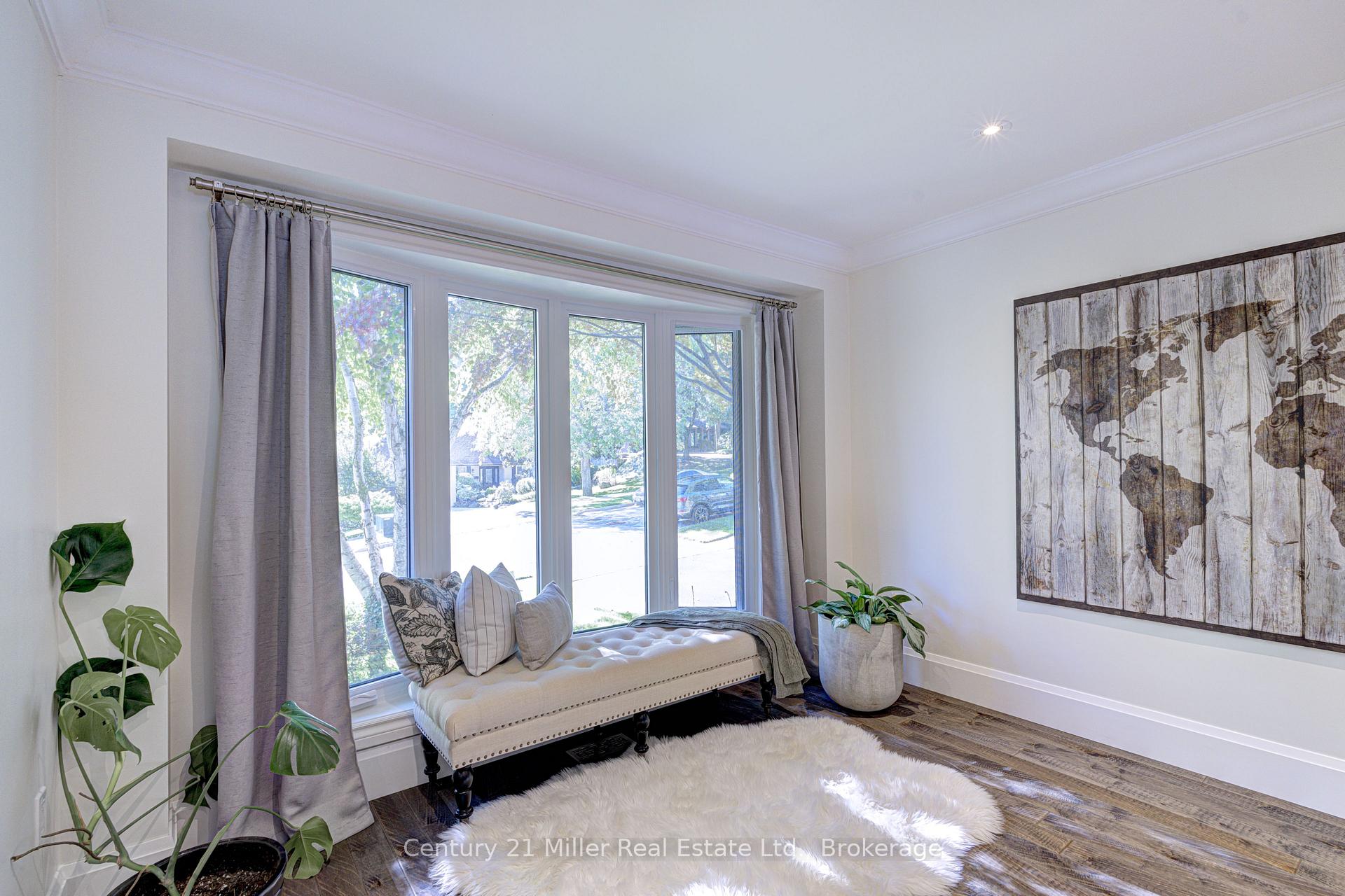 Photo 7 of 6 Mays Crescent, Hamilton, Waterdown — HOMEH
