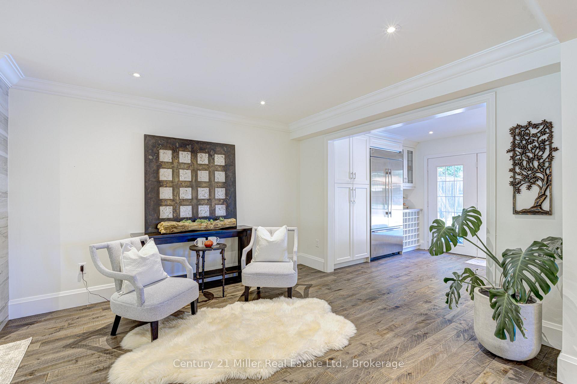 Photo 10 of 6 Mays Crescent, Hamilton, Waterdown — HOMEH