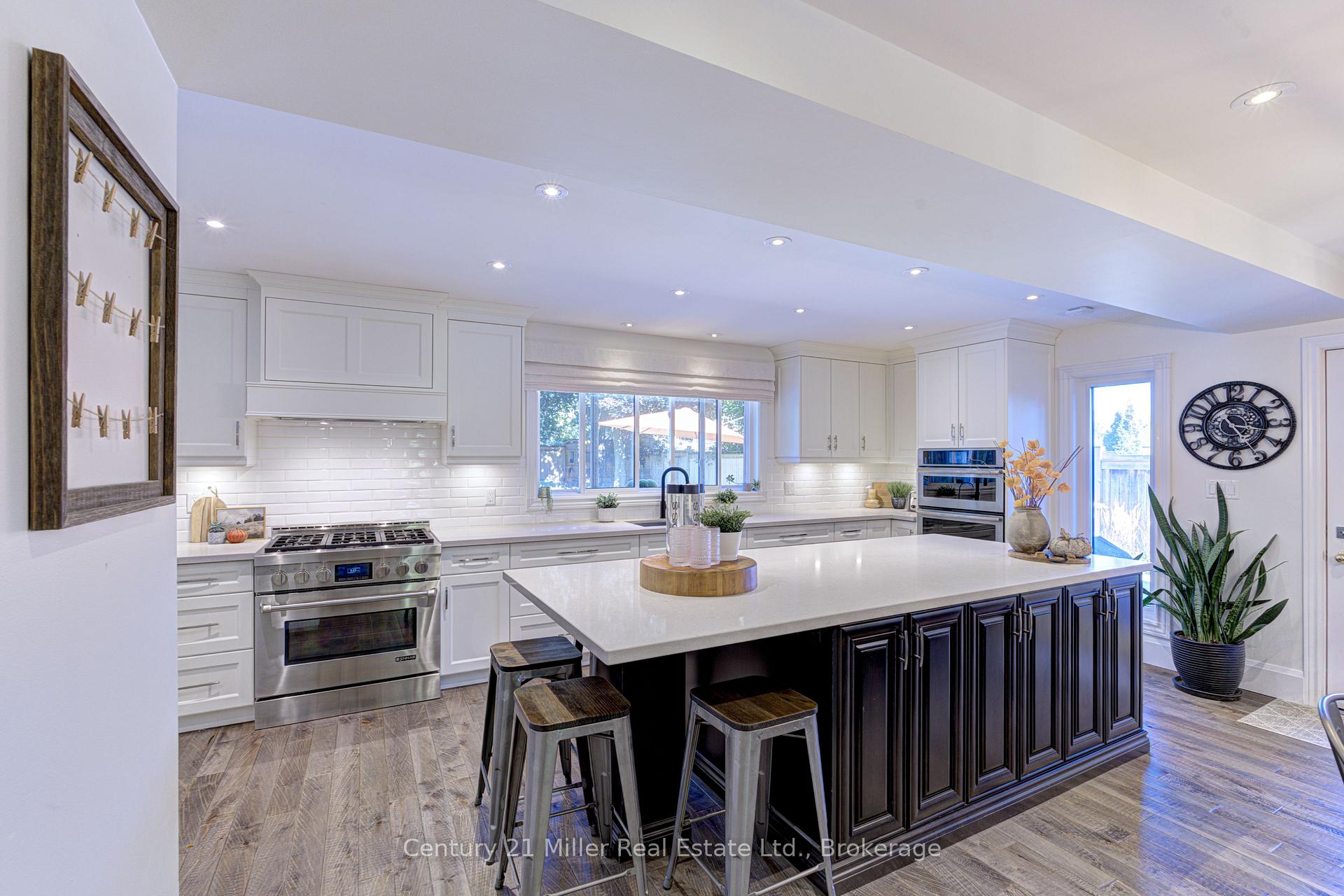Photo 15 of 6 Mays Crescent, Hamilton, Waterdown — HOMEH