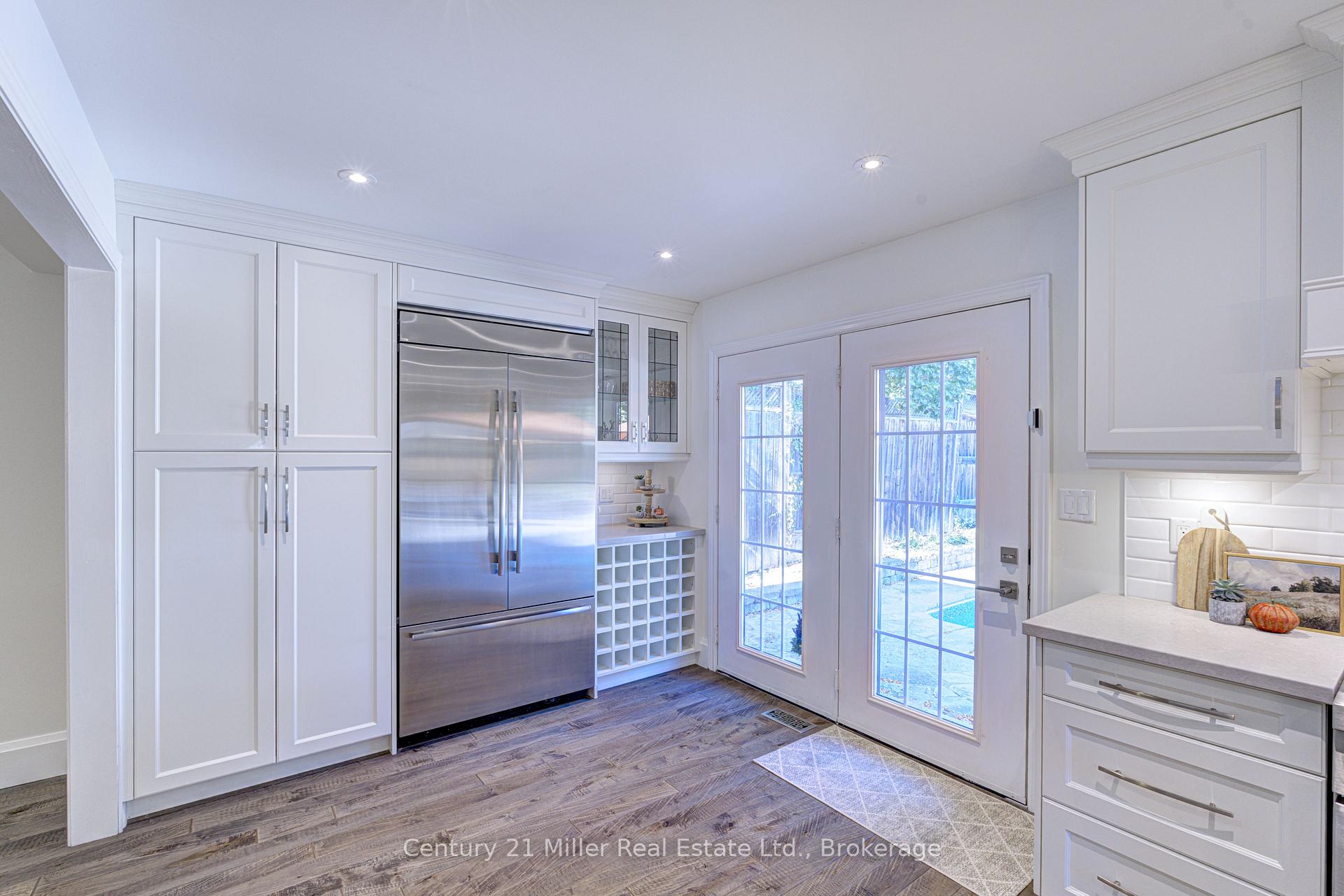 Photo 17 of 6 Mays Crescent, Hamilton, Waterdown — HOMEH