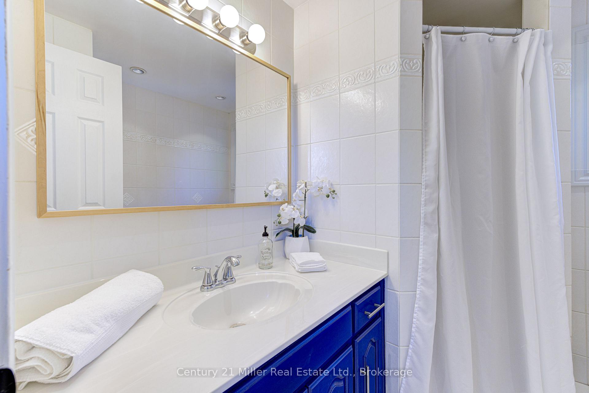 Photo 28 of 6 Mays Crescent, Hamilton, Waterdown — HOMEH