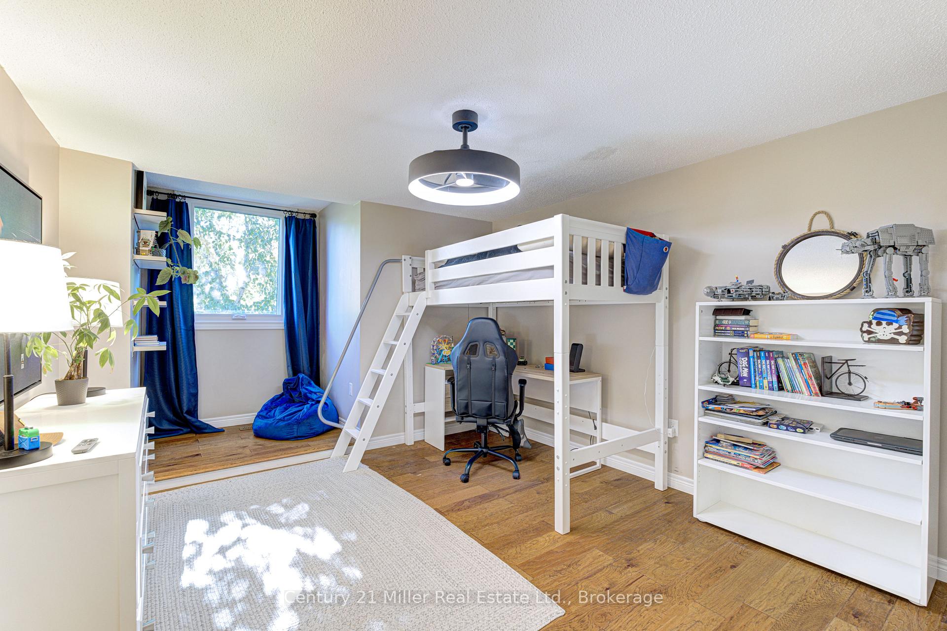 Photo 31 of 6 Mays Crescent, Hamilton, Waterdown — HOMEH