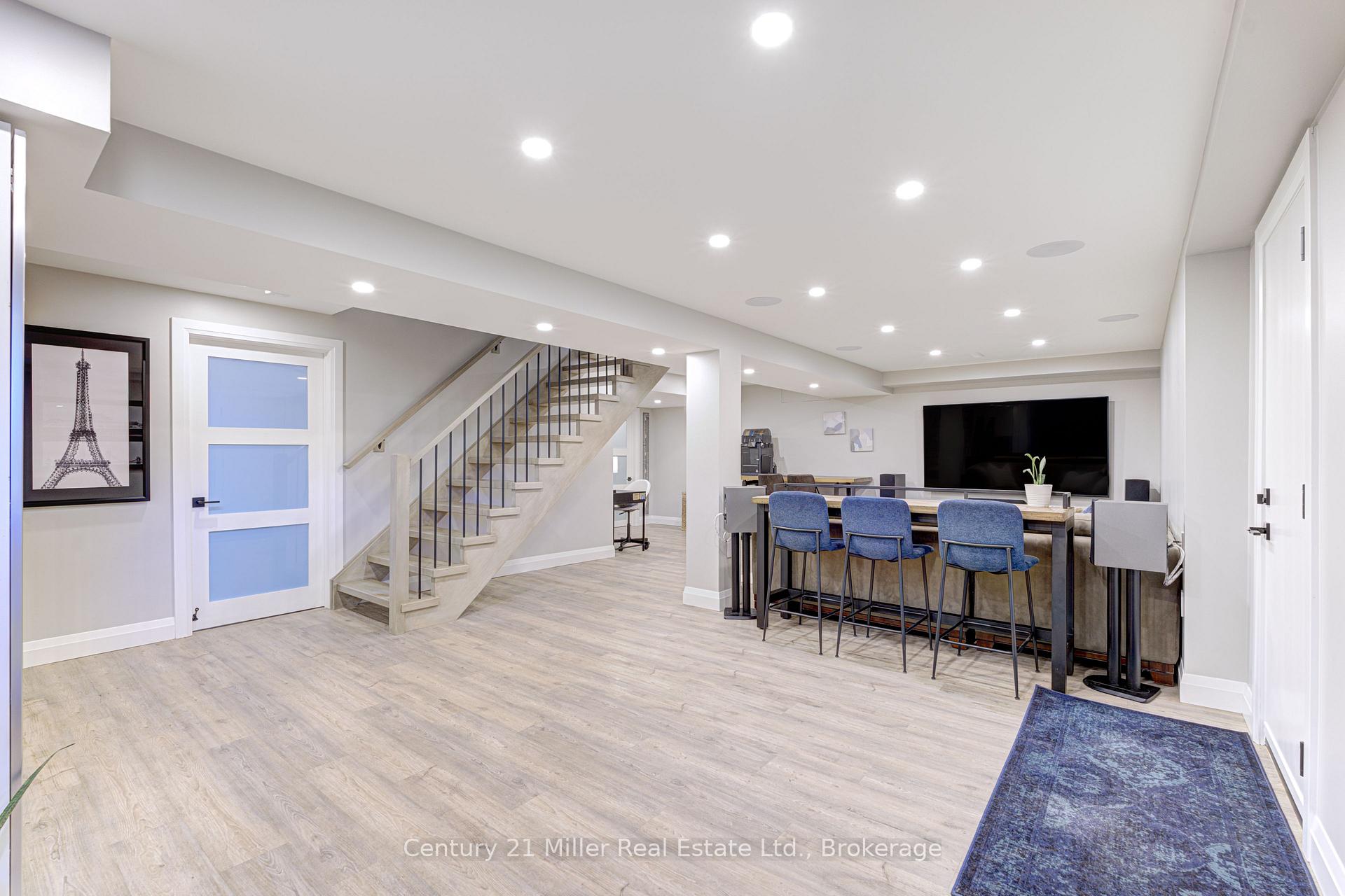 Photo 32 of 6 Mays Crescent, Hamilton, Waterdown — HOMEH