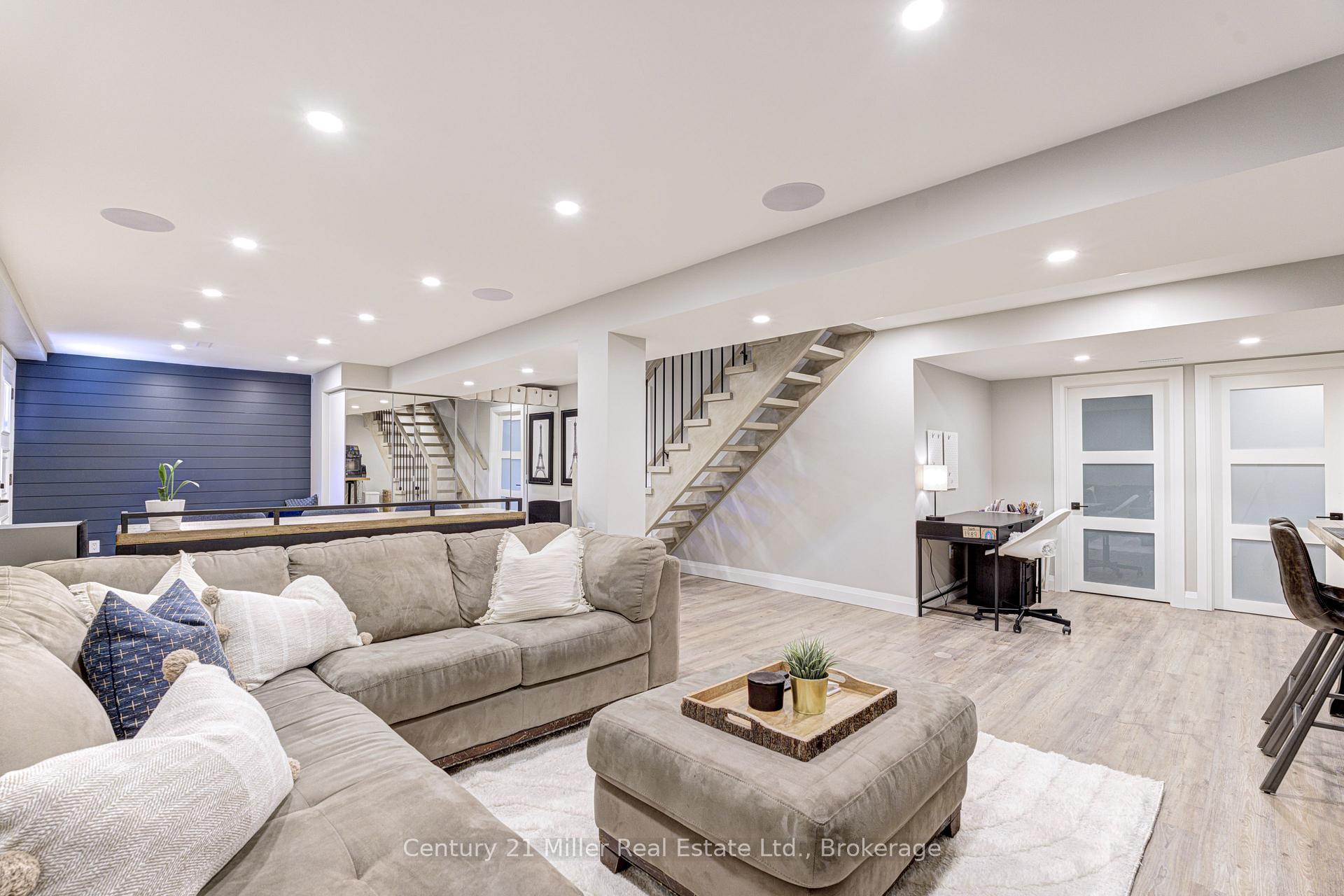 Photo 33 of 6 Mays Crescent, Hamilton, Waterdown — HOMEH