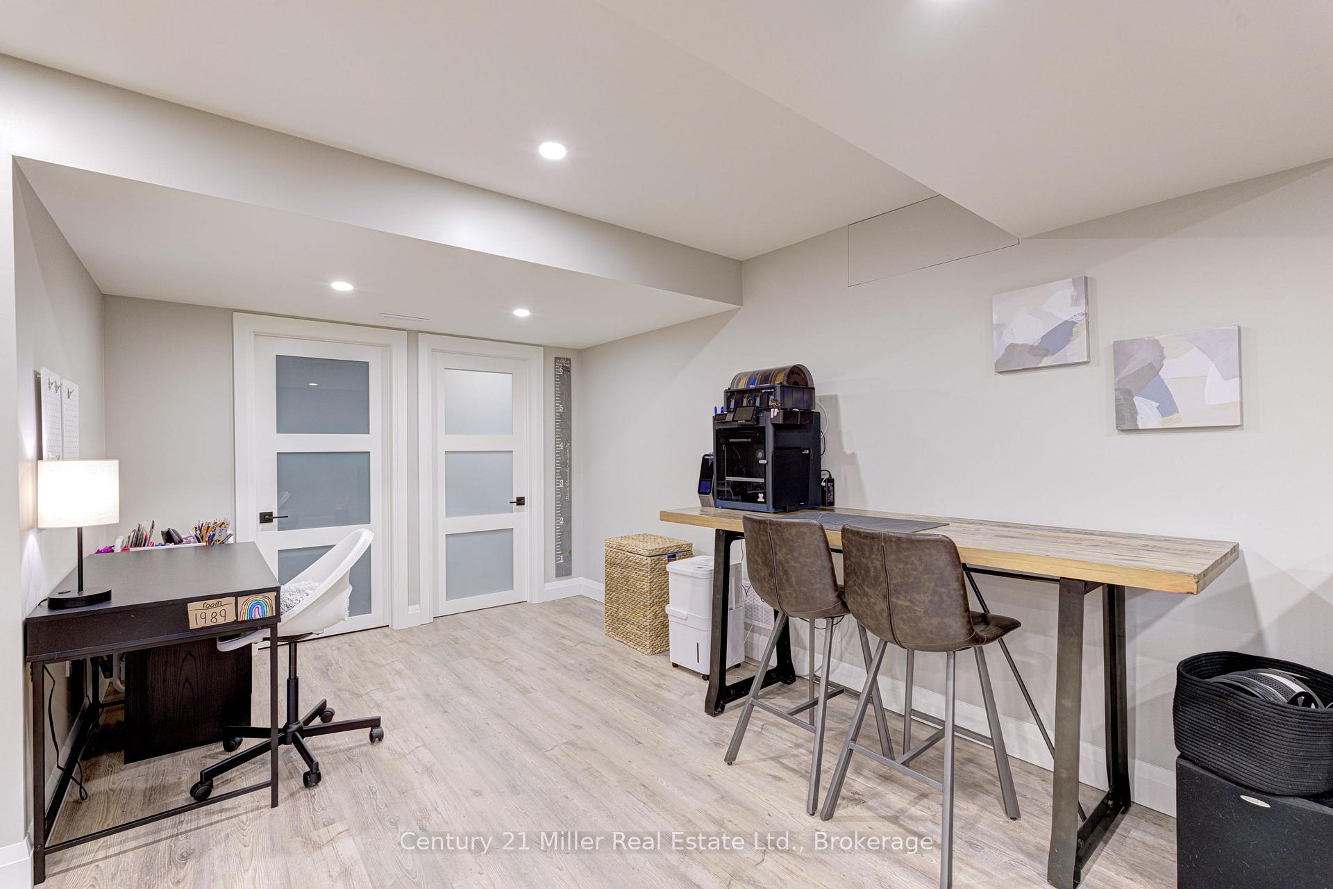 Photo 34 of 6 Mays Crescent, Hamilton, Waterdown — HOMEH