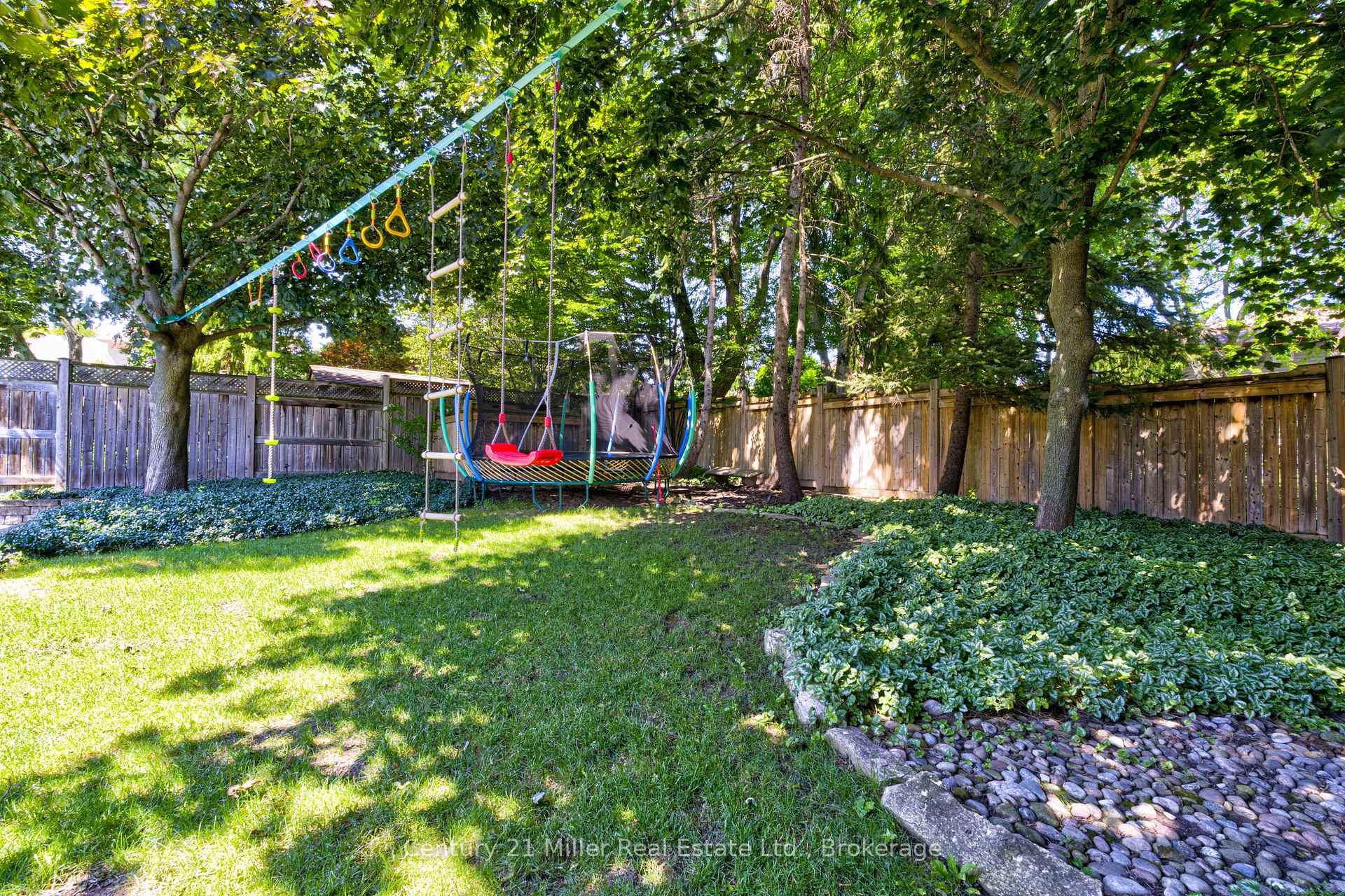 Photo 41 of 6 Mays Crescent, Hamilton, Waterdown — HOMEH