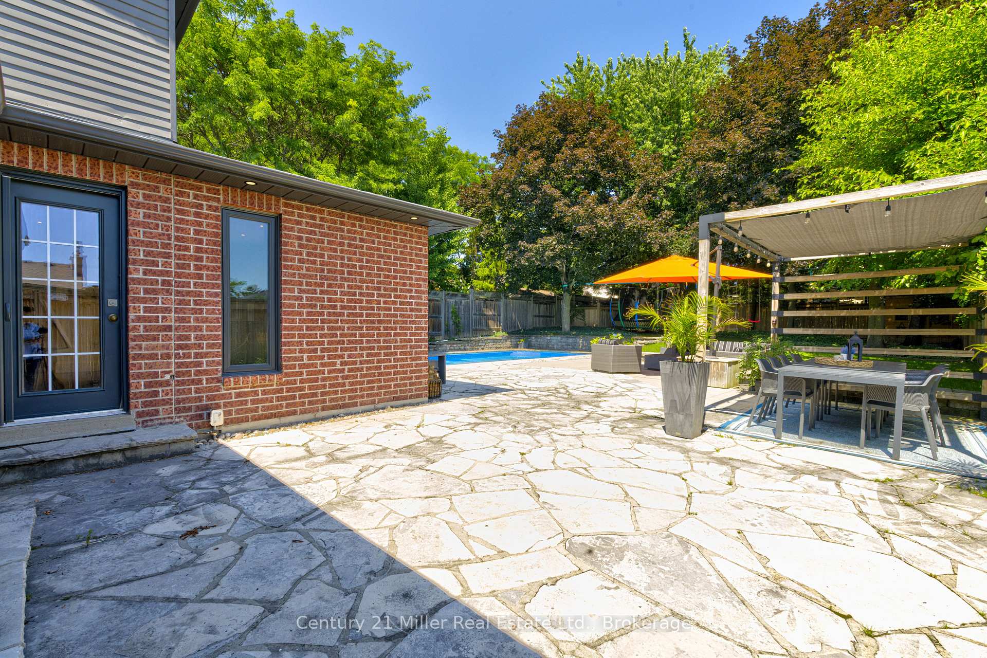 Photo 42 of 6 Mays Crescent, Hamilton, Waterdown — HOMEH