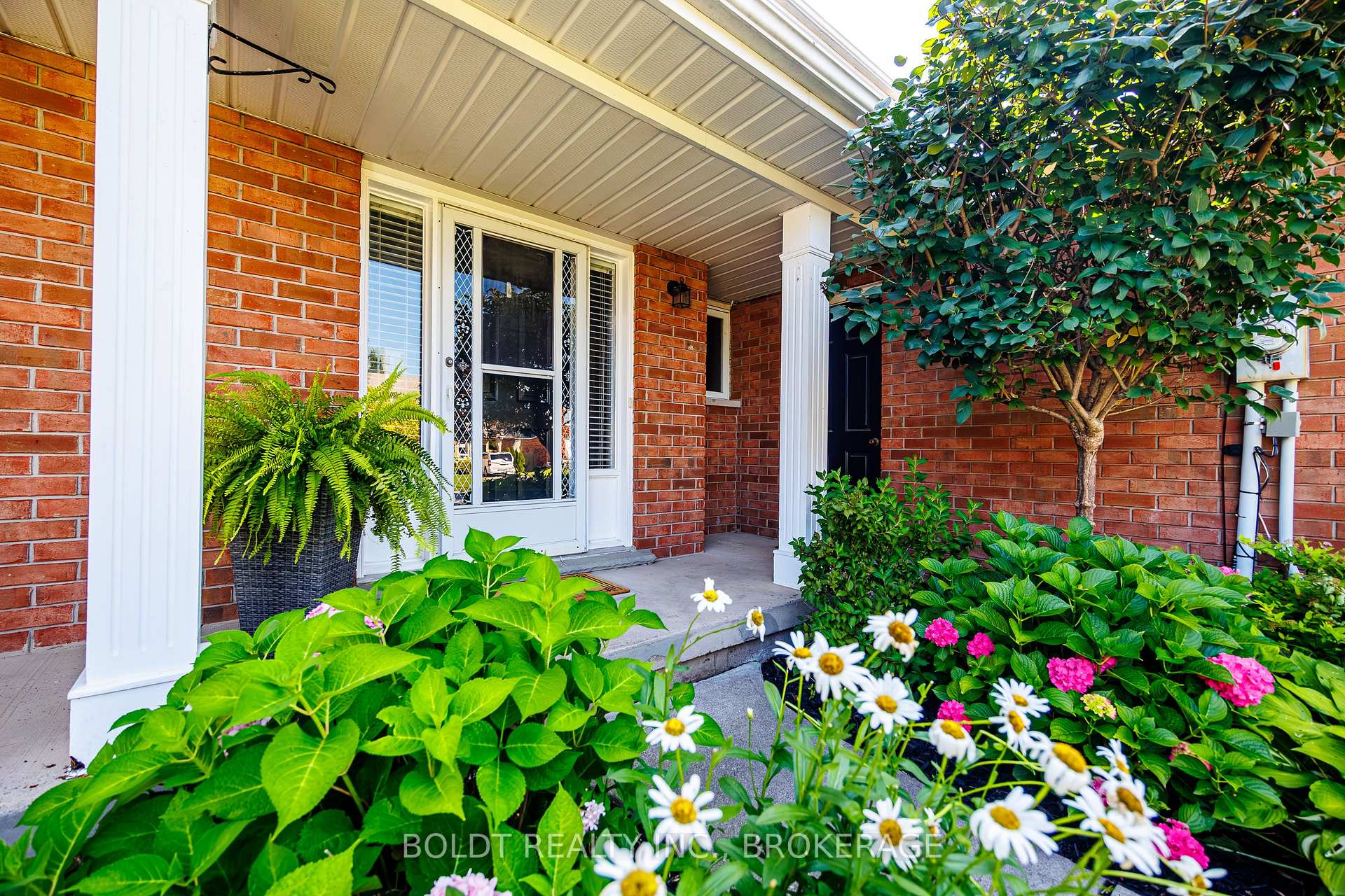 Photo 1 of 86 Devine Crescent, Thorold, Confederation Heights — HOMEH