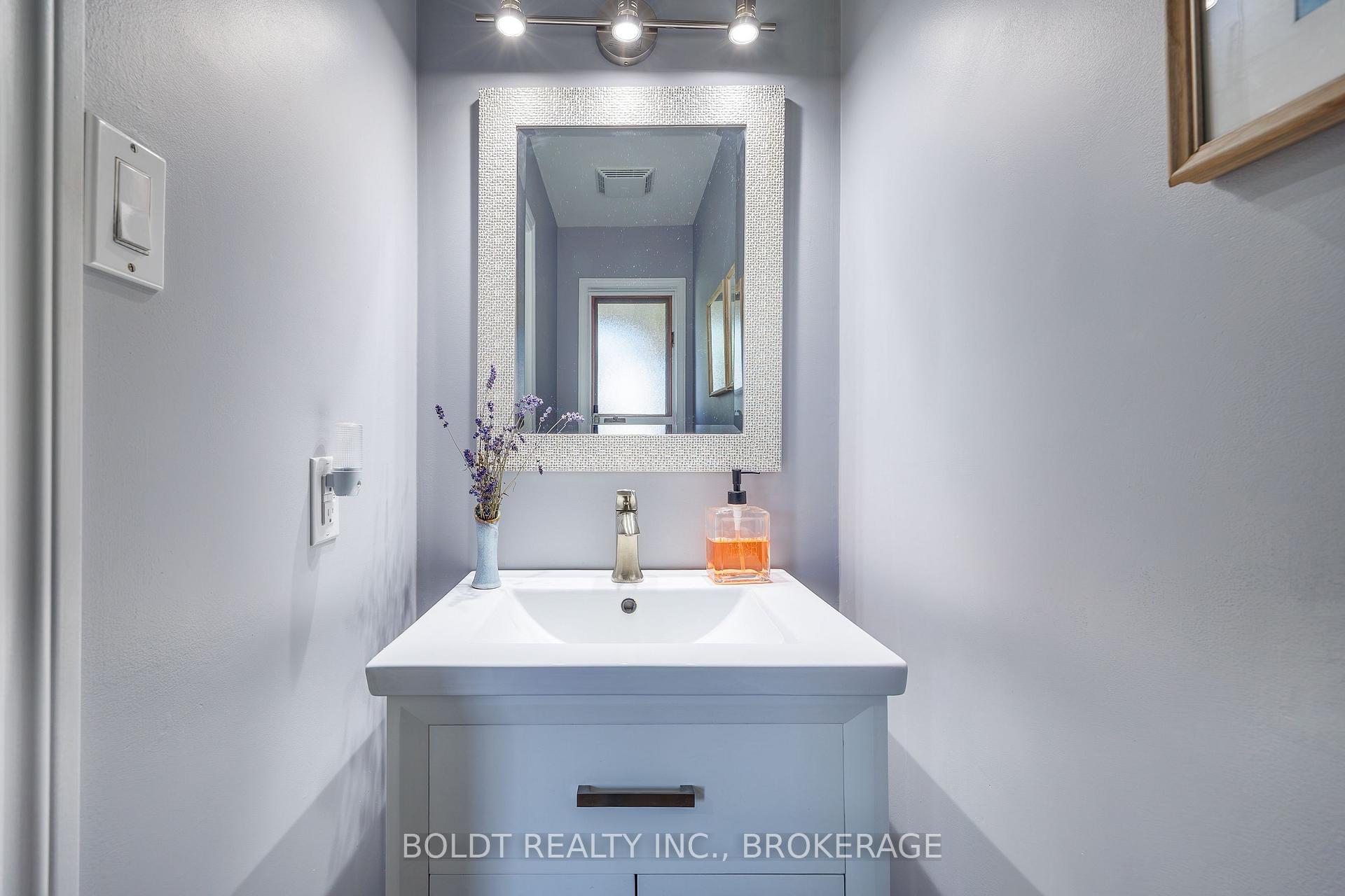 Photo 10 of 86 Devine Crescent, Thorold, Confederation Heights — HOMEH
