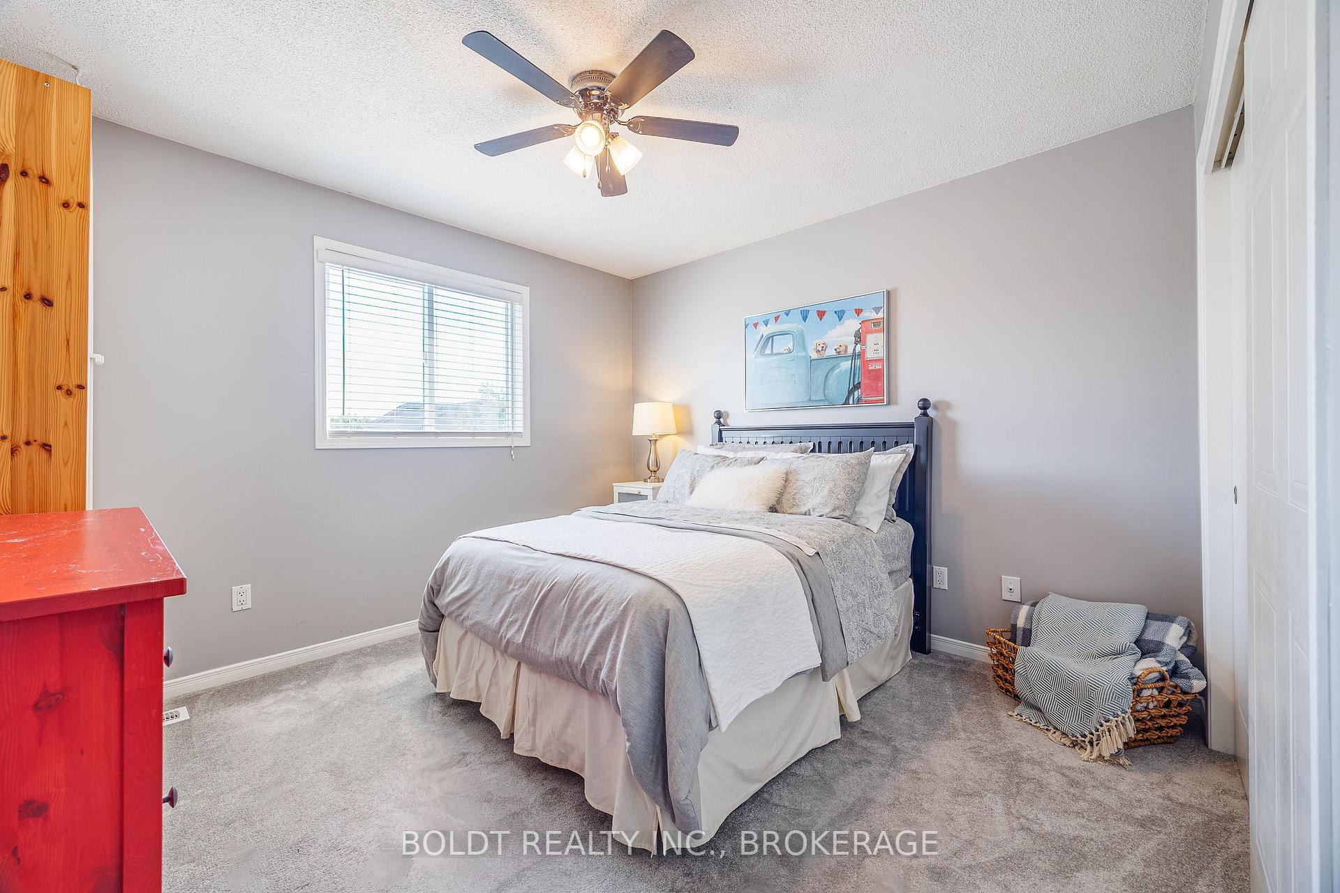 Photo 13 of 86 Devine Crescent, Thorold, Confederation Heights — HOMEH