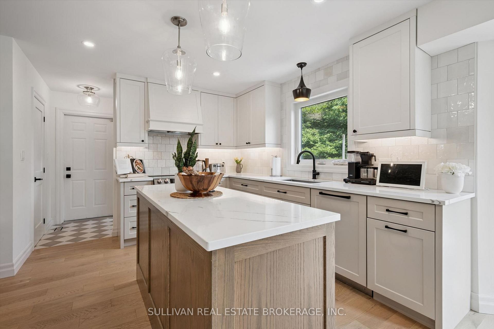 Photo 13 of 105 Cobblestone Place, Guelph/Eramosa, Rockwood — HOMEH