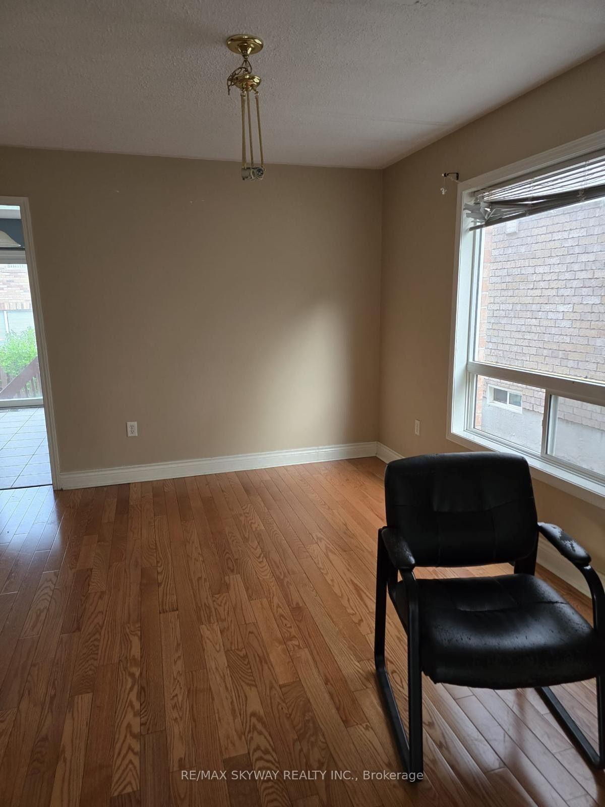 Photo 11 of 18 Long Meadow Road, Brampton, Bram East — HOMEH