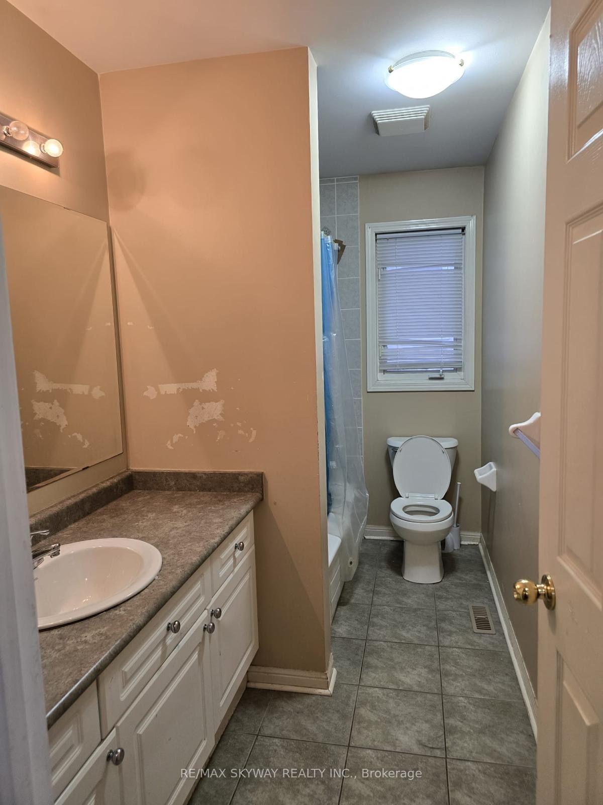 Photo 13 of 18 Long Meadow Road, Brampton, Bram East — HOMEH