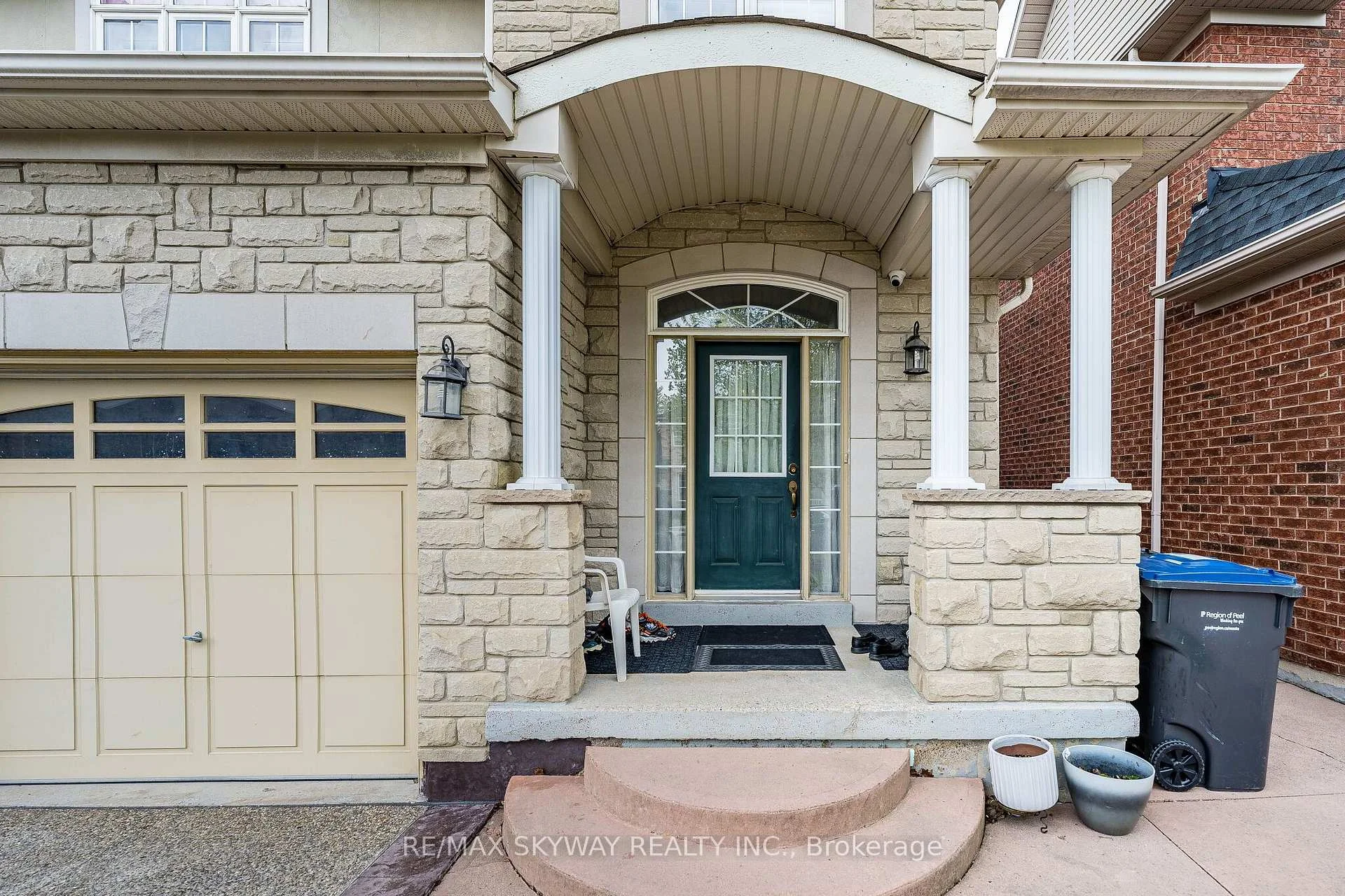 Photo 8 of 18 Long Meadow Road, Brampton, Bram East — HOMEH