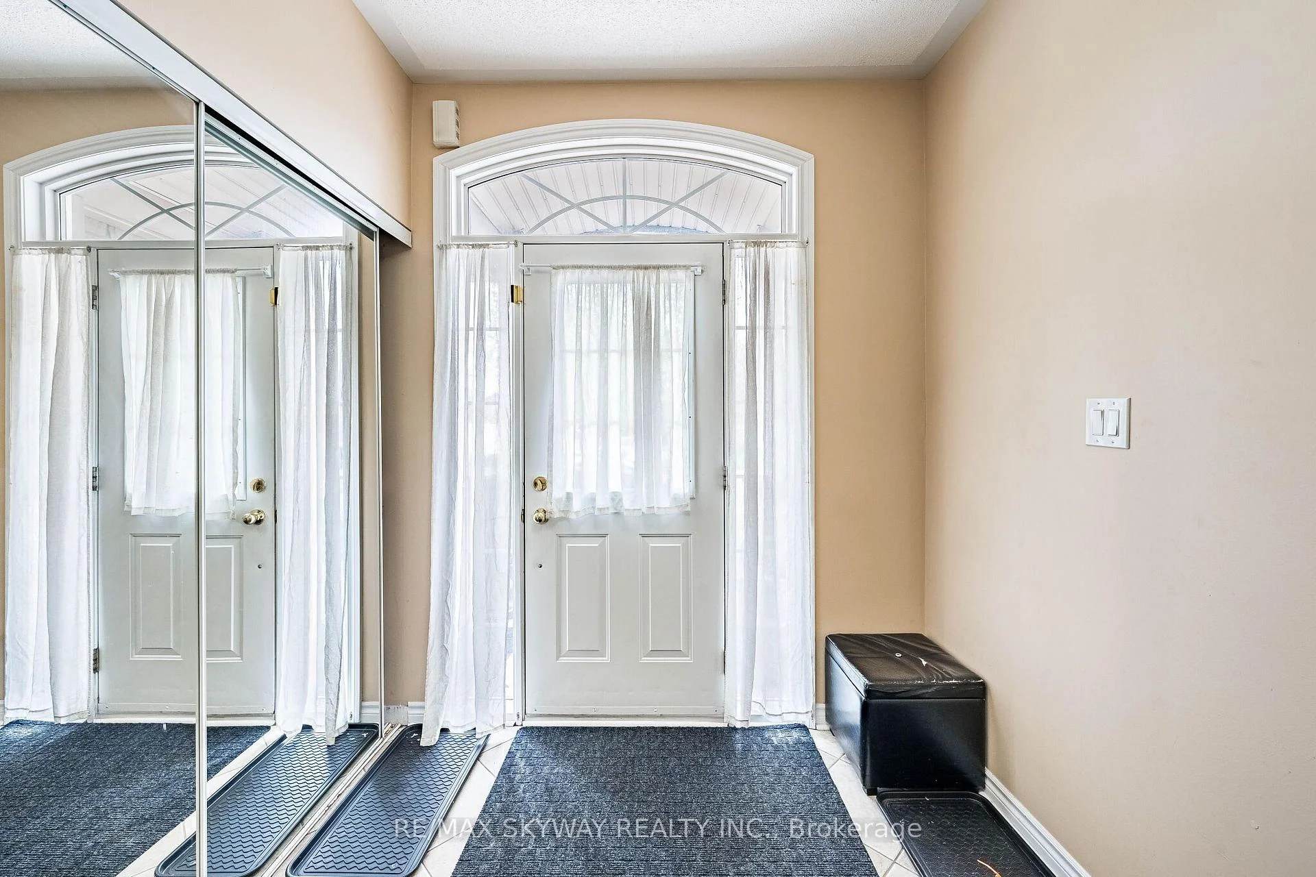 Photo 10 of 18 Long Meadow Road, Brampton, Bram East — HOMEH