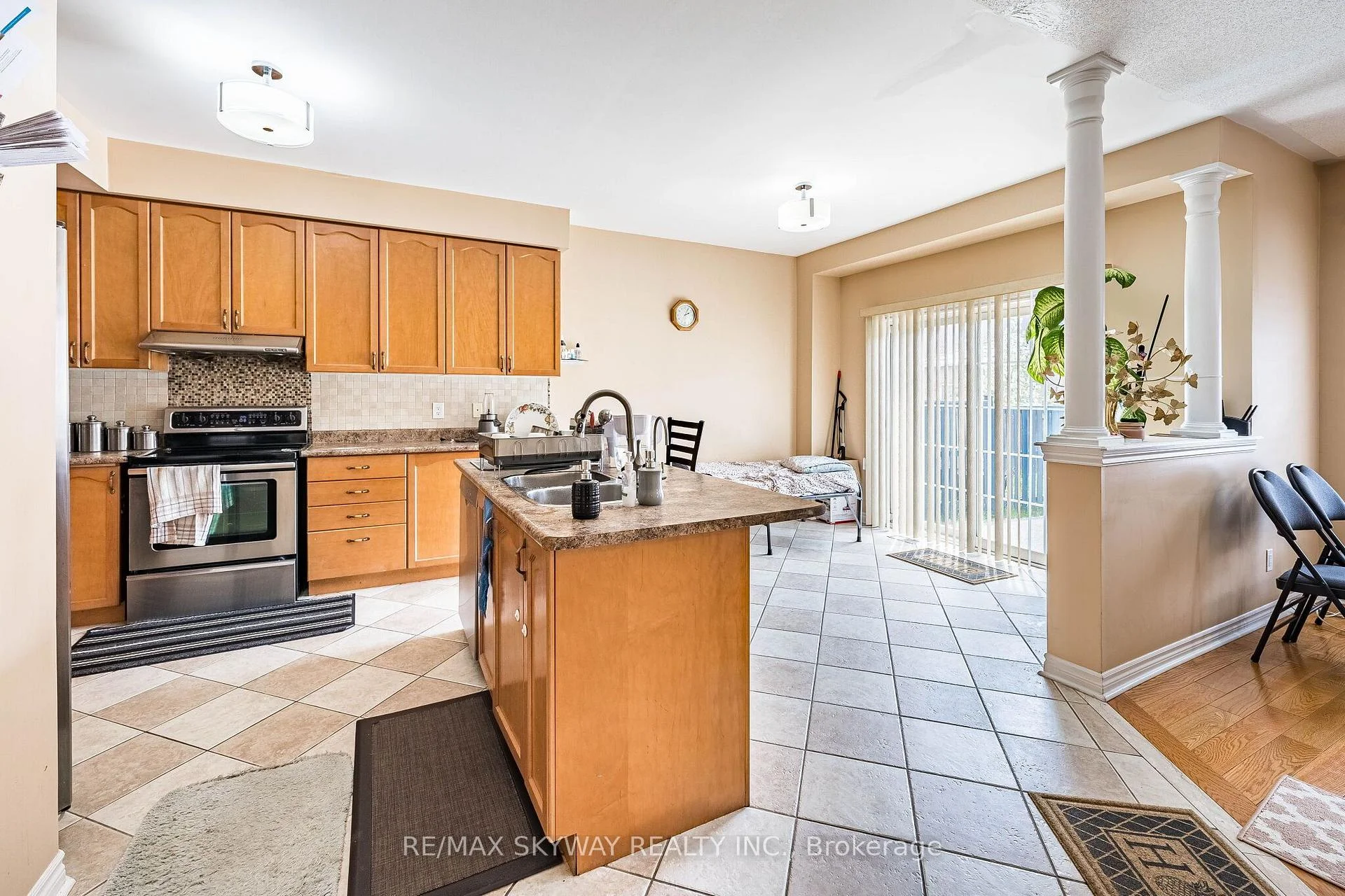 Photo 19 of 18 Long Meadow Road, Brampton, Bram East — HOMEH