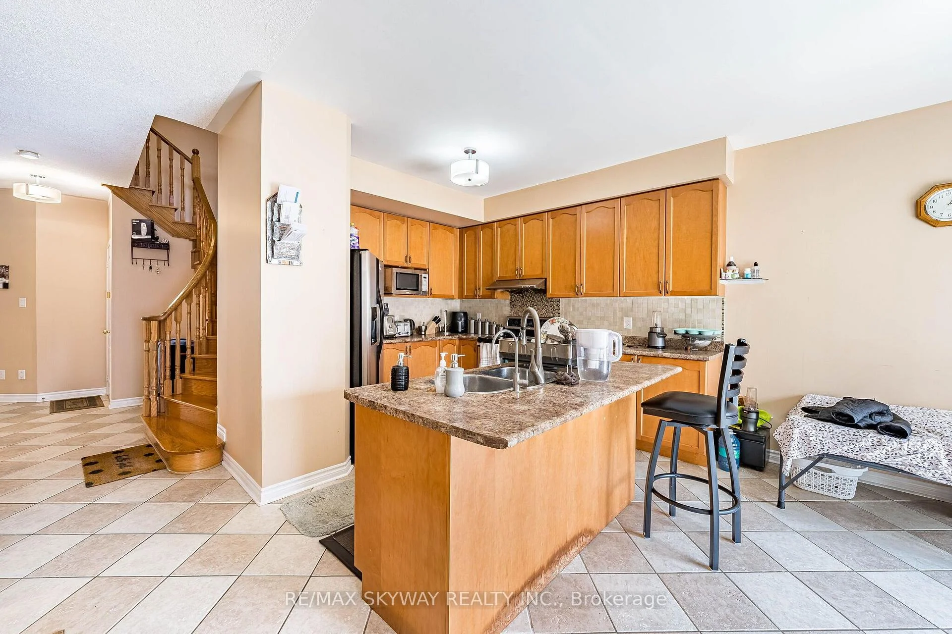 Photo 20 of 18 Long Meadow Road, Brampton, Bram East — HOMEH