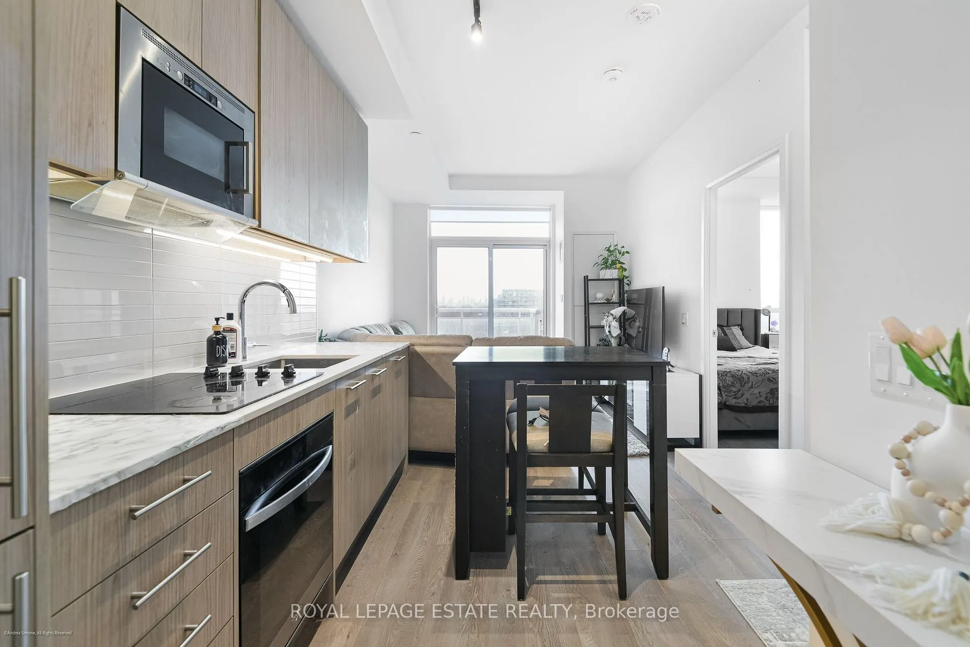Photo 2 of Unit 702, 286 Main Street, Toronto, East End-Danforth — HOMEH