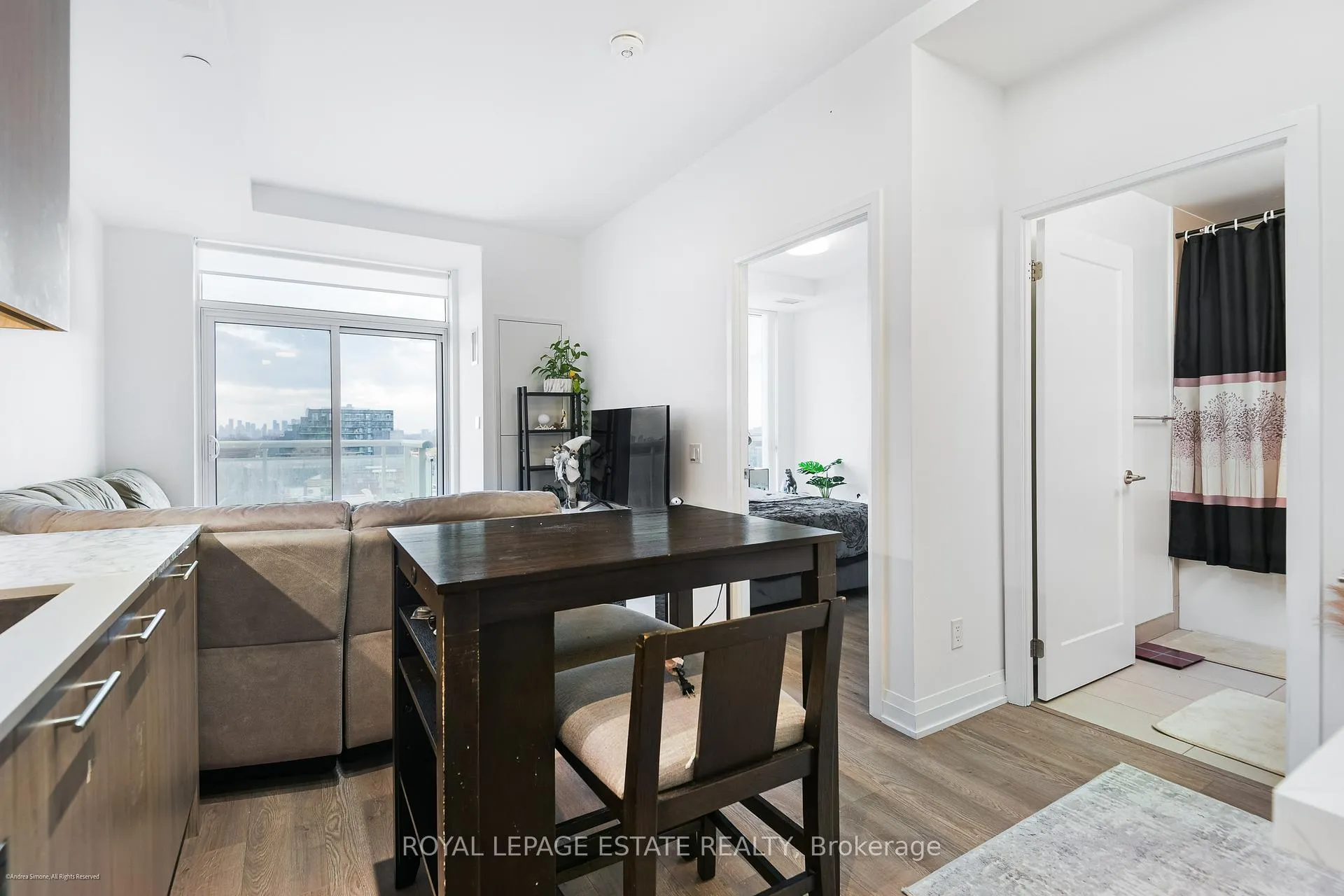 Photo 6 of Unit 702, 286 Main Street, Toronto, East End-Danforth — HOMEH
