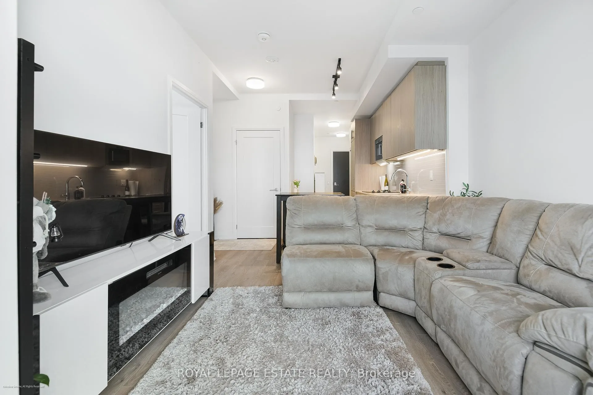 Photo 12 of Unit 702, 286 Main Street, Toronto, East End-Danforth — HOMEH