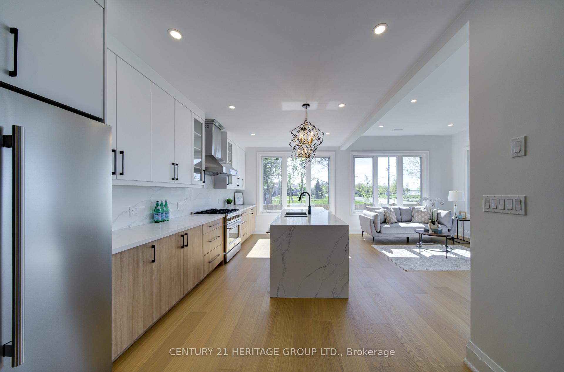 Photo 4 of 802 Willowview Road, Georgina, Historic Lakeshore Communities — HOMEH