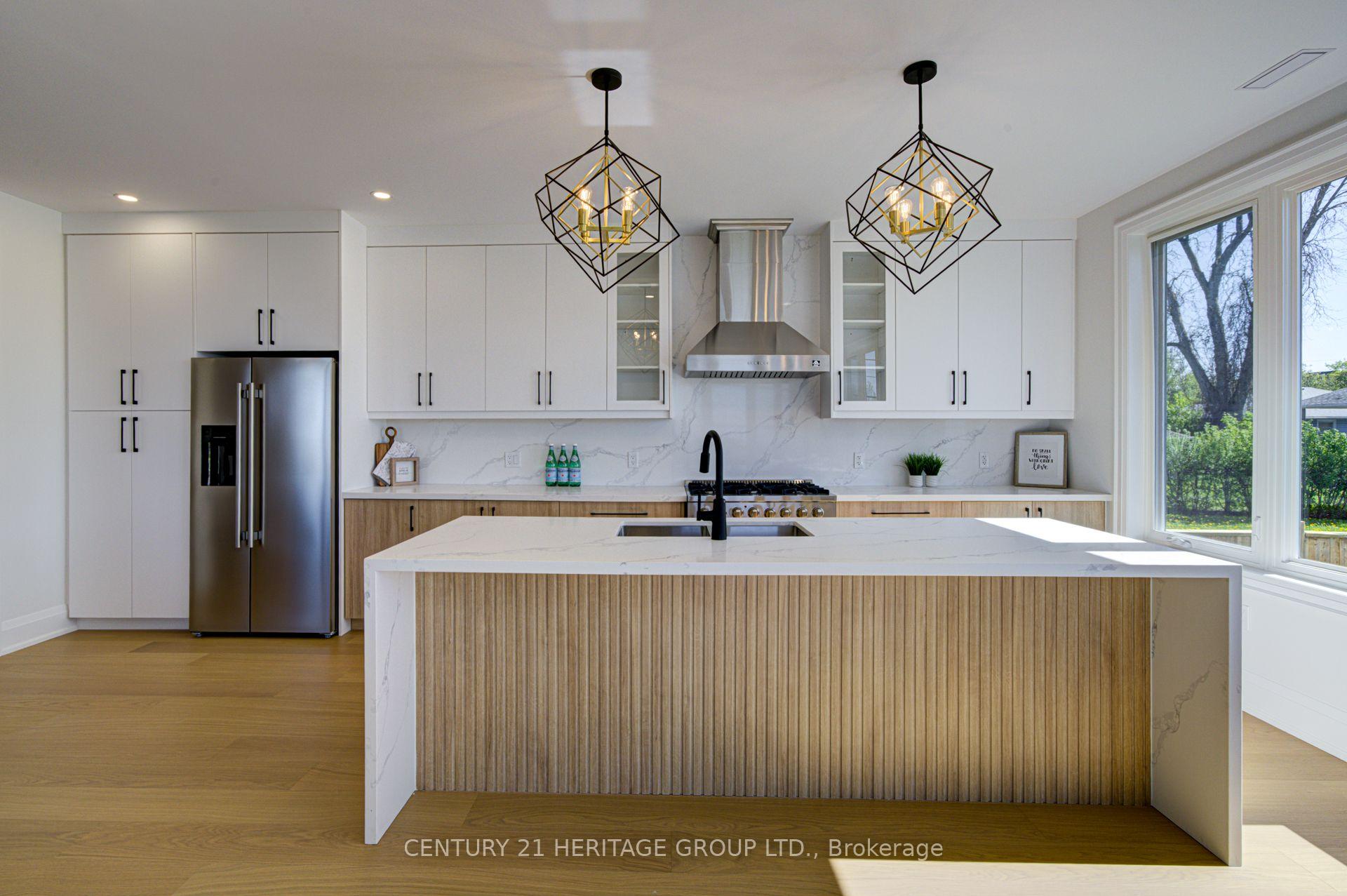 Photo 6 of 802 Willowview Road, Georgina, Historic Lakeshore Communities — HOMEH