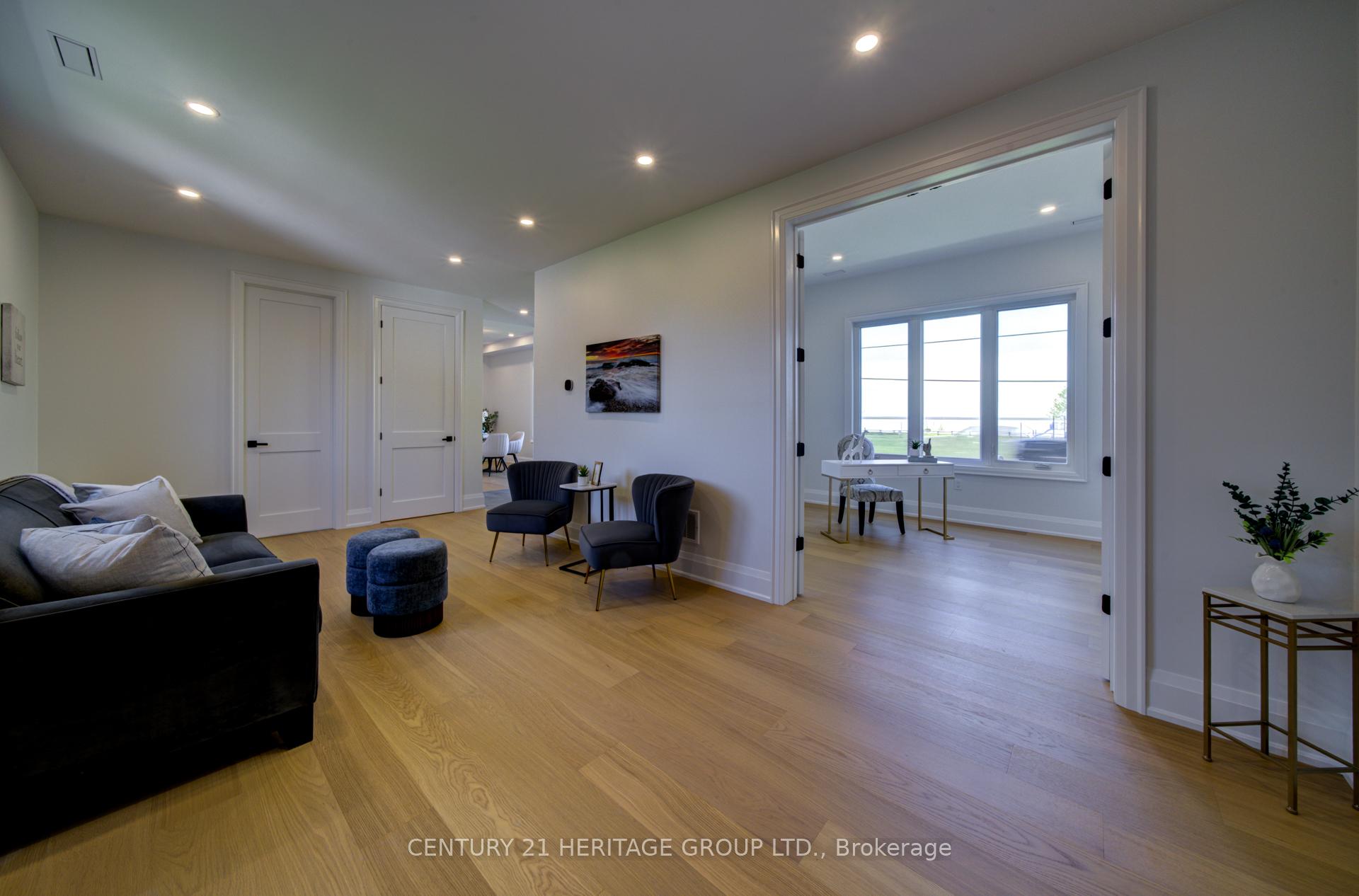 Photo 14 of 802 Willowview Road, Georgina, Historic Lakeshore Communities — HOMEH