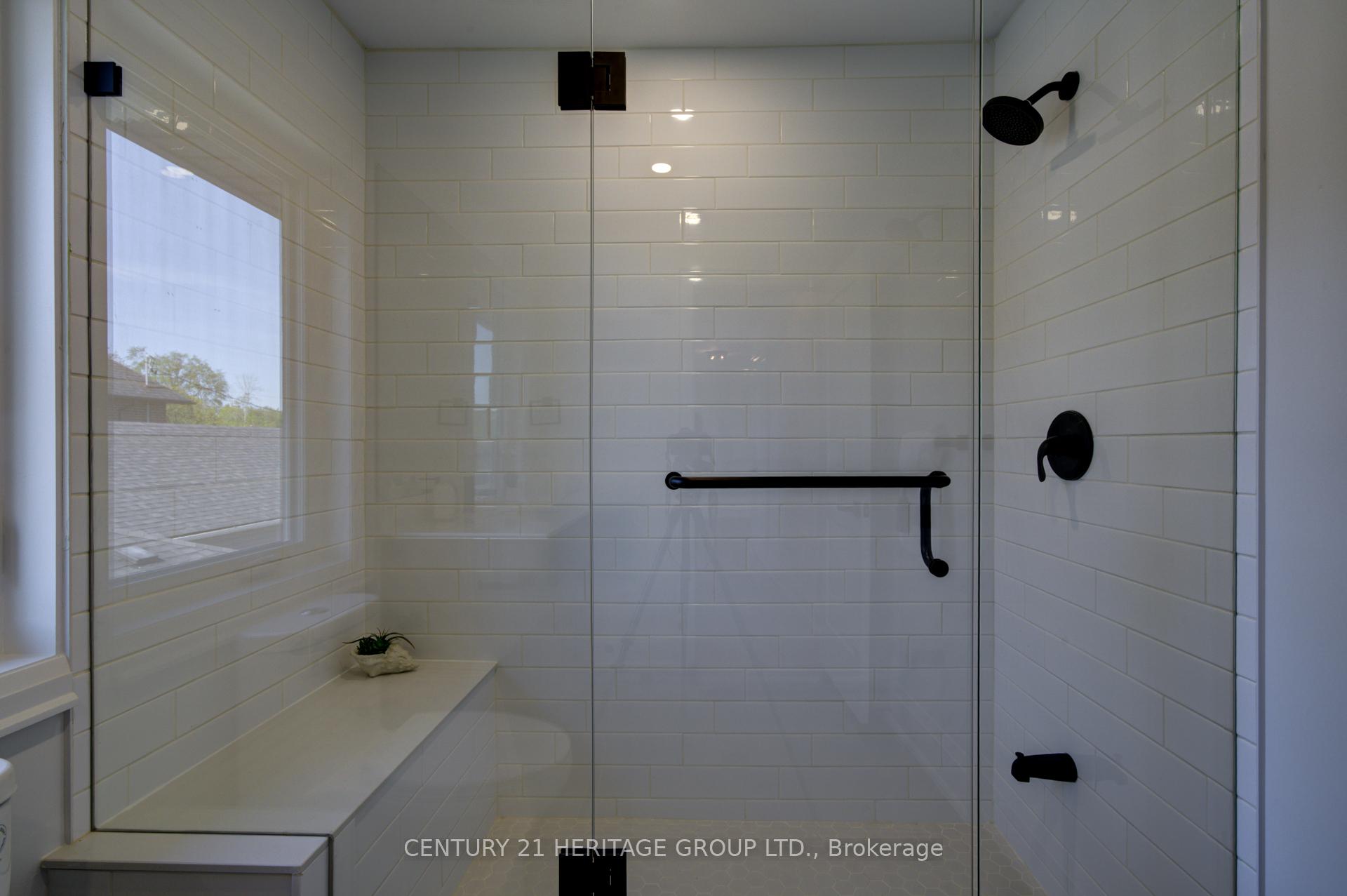 Photo 29 of 802 Willowview Road, Georgina, Historic Lakeshore Communities — HOMEH