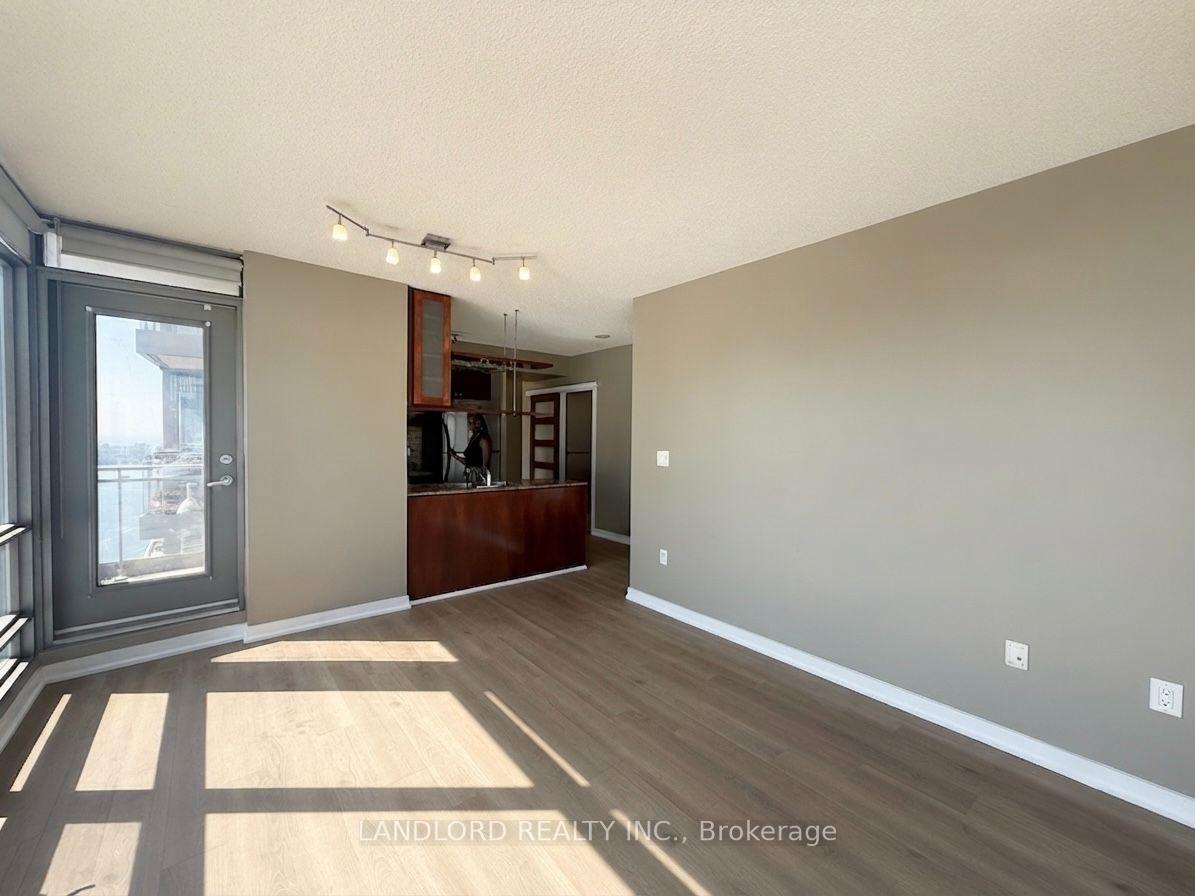 Photo 4 of Unit 3210, 5 Mariner Terrace, Toronto, Waterfront Communities — HOMEH
