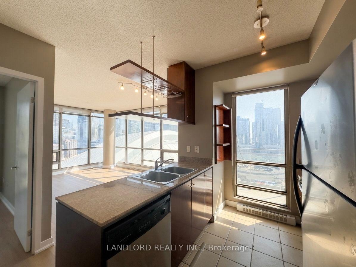 Photo 8 of Unit 3210, 5 Mariner Terrace, Toronto, Waterfront Communities — HOMEH