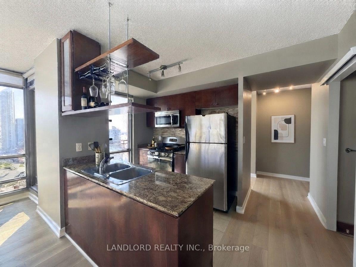 Photo 9 of Unit 3210, 5 Mariner Terrace, Toronto, Waterfront Communities — HOMEH