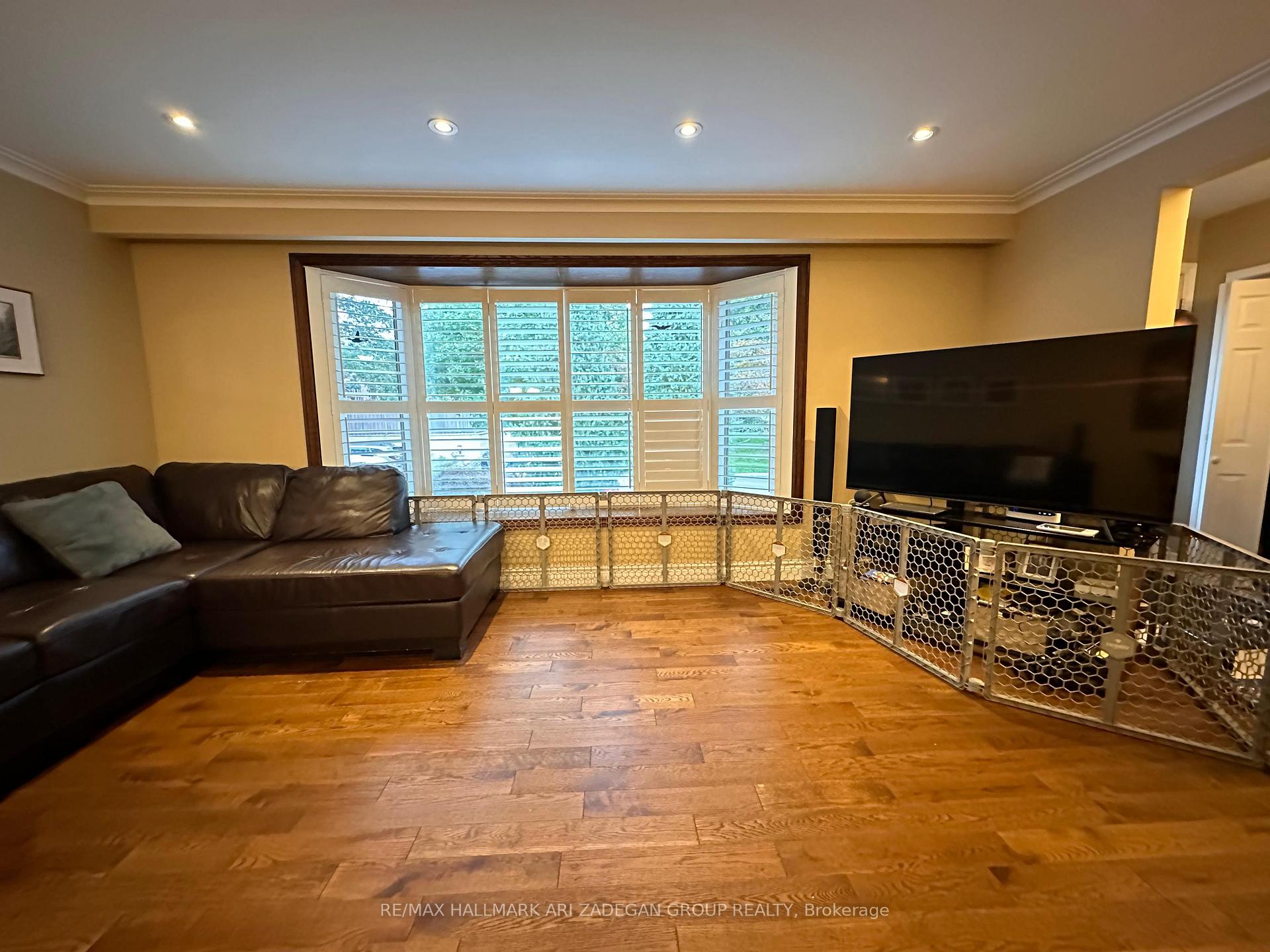 Photo 5 of 290 Gretel Drive, Richmond Hill, Mill Pond — HOMEH