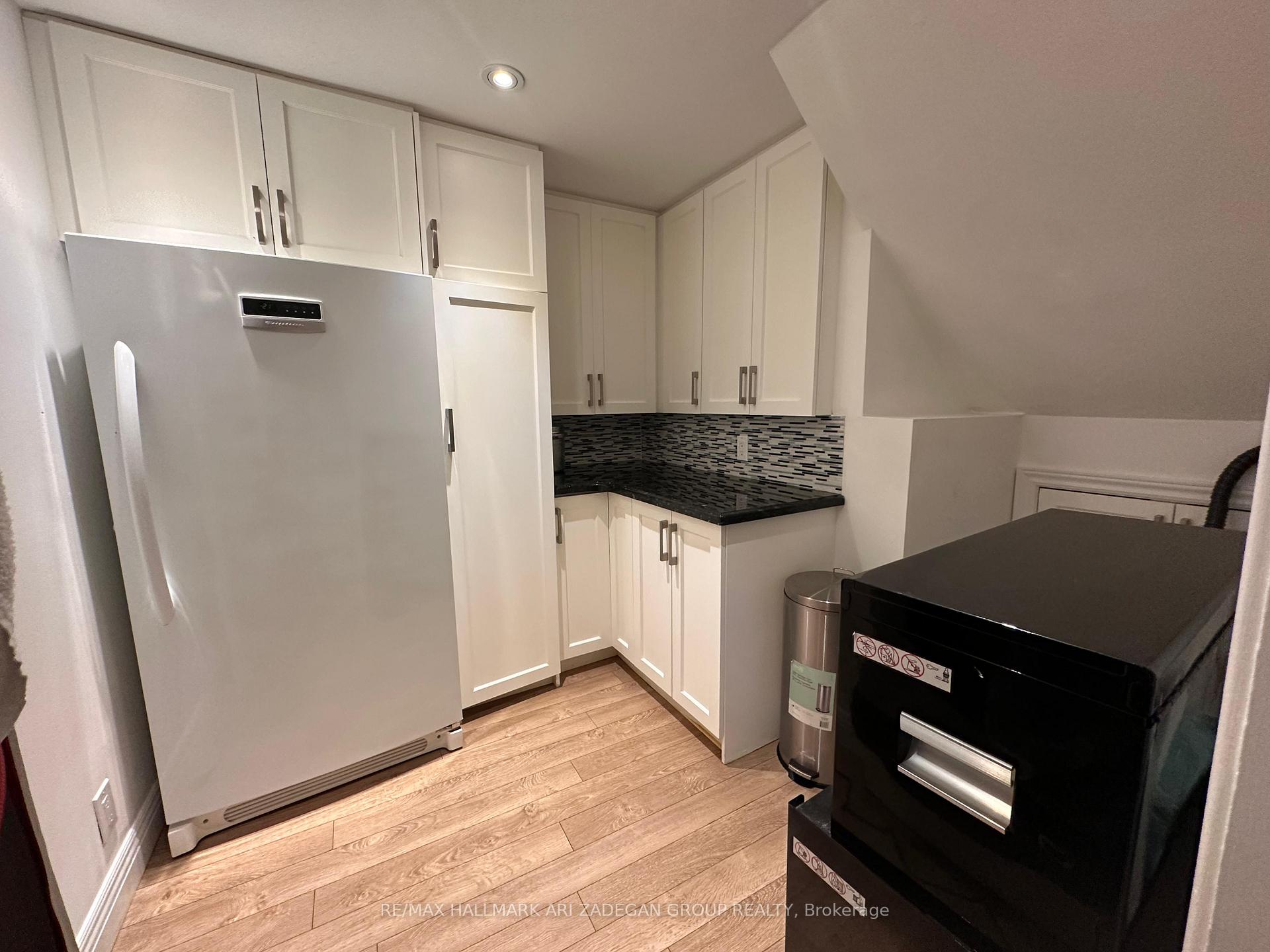 Photo 15 of 290 Gretel Drive, Richmond Hill, Mill Pond — HOMEH
