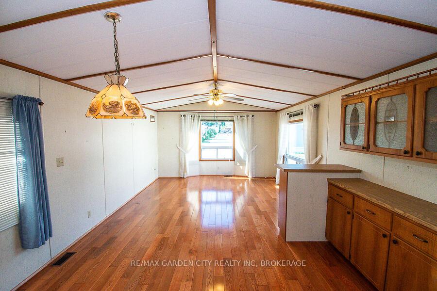 Photo 10 of 4585 Rachael Lane, Lincoln, Beamsville — HOMEH