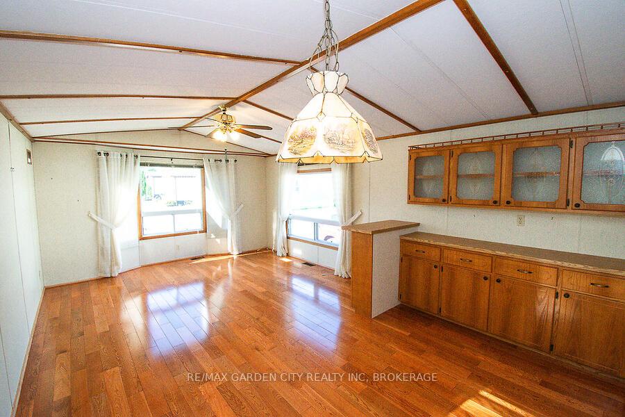 Photo 11 of 4585 Rachael Lane, Lincoln, Beamsville — HOMEH