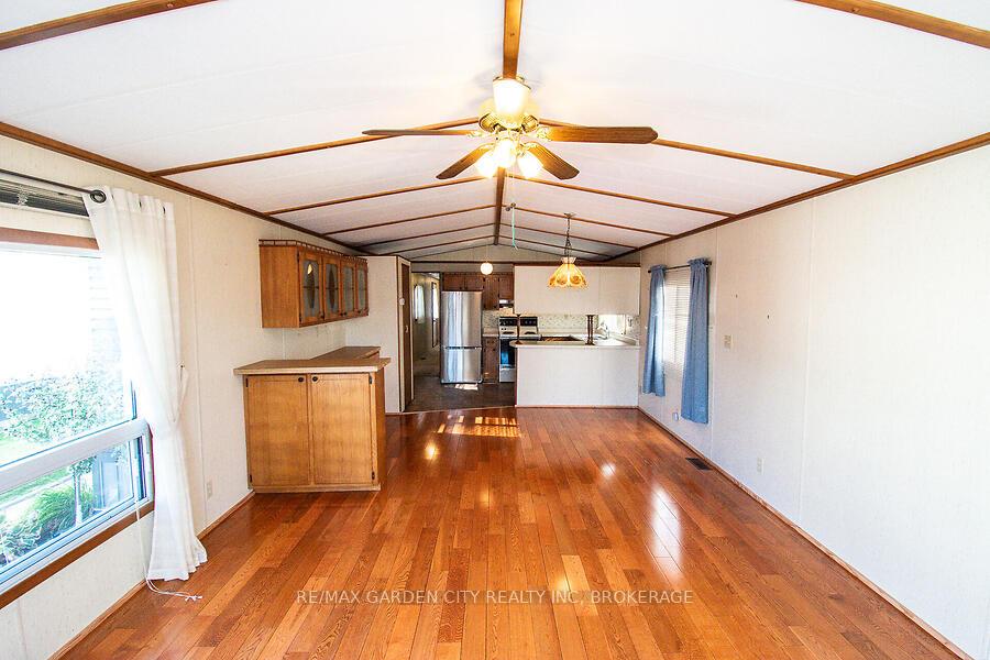 Photo 12 of 4585 Rachael Lane, Lincoln, Beamsville — HOMEH