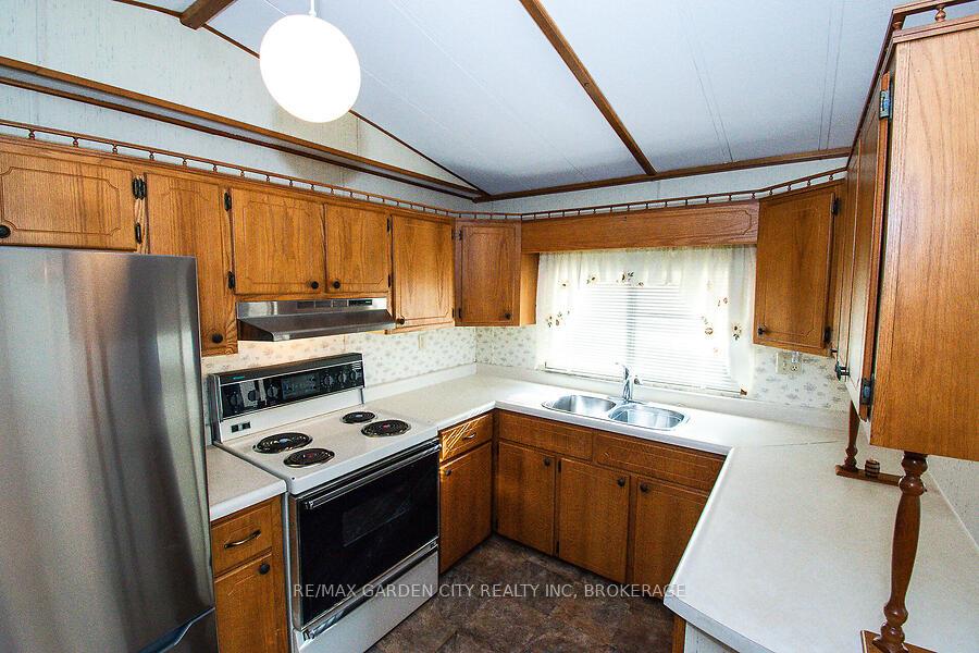 Photo 14 of 4585 Rachael Lane, Lincoln, Beamsville — HOMEH