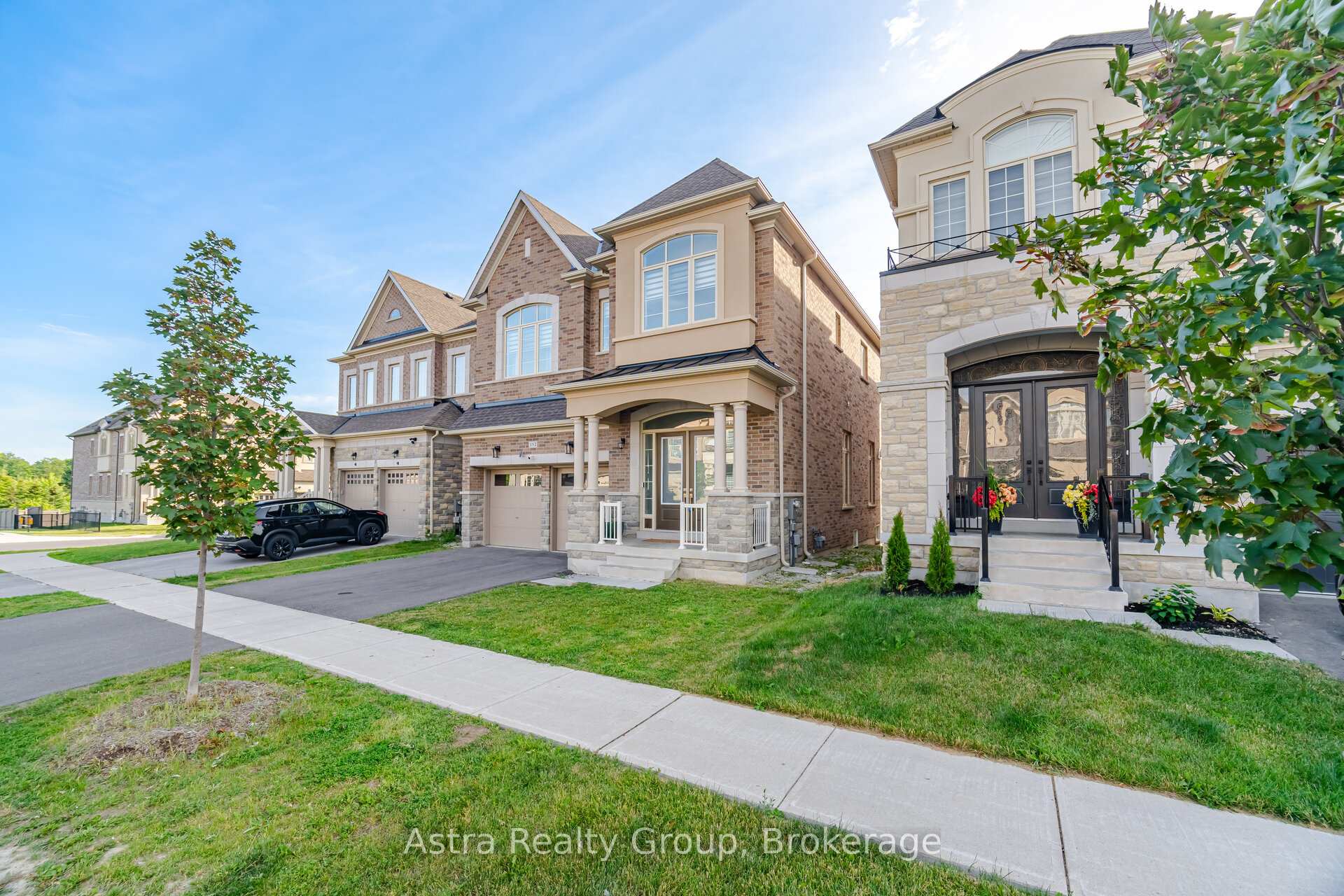 Photo 6 of 152 Stormont Trail, Vaughan, Vellore Village — HOMEH