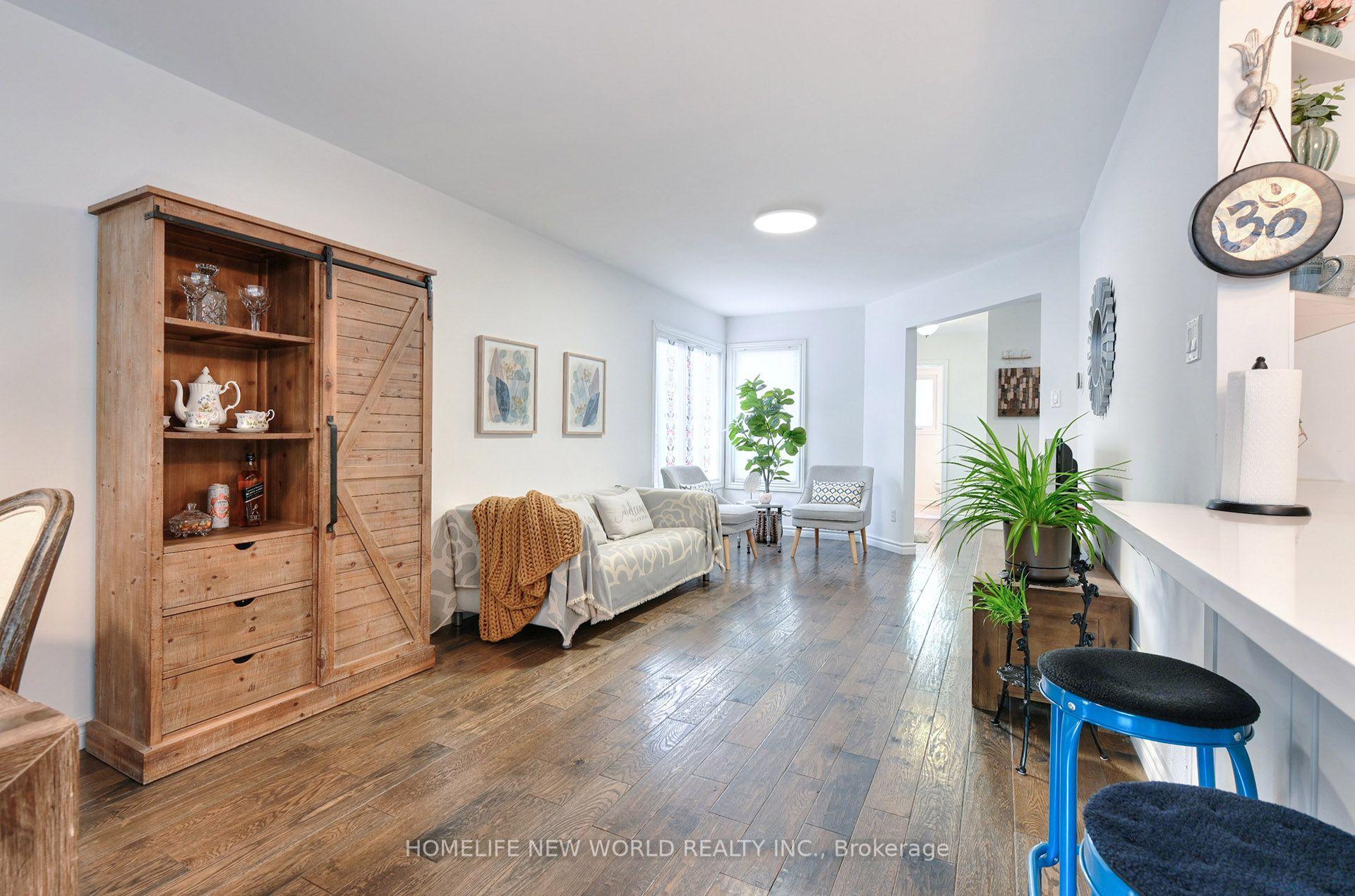 Photo 7 of 115 Winding Lane, Vaughan, Crestwood-Springfarm-Yorkhill — HOMEH