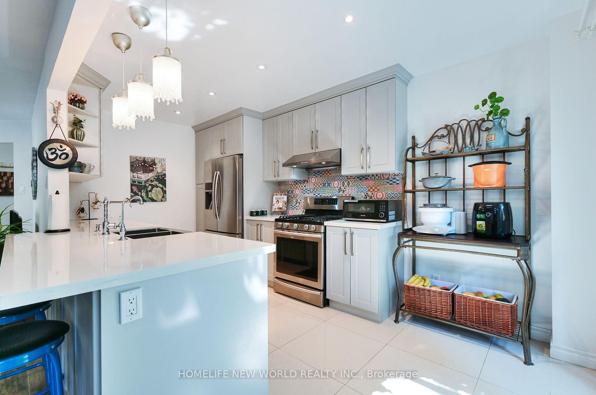 Photo 12 of 115 Winding Lane, Vaughan, Crestwood-Springfarm-Yorkhill — HOMEH