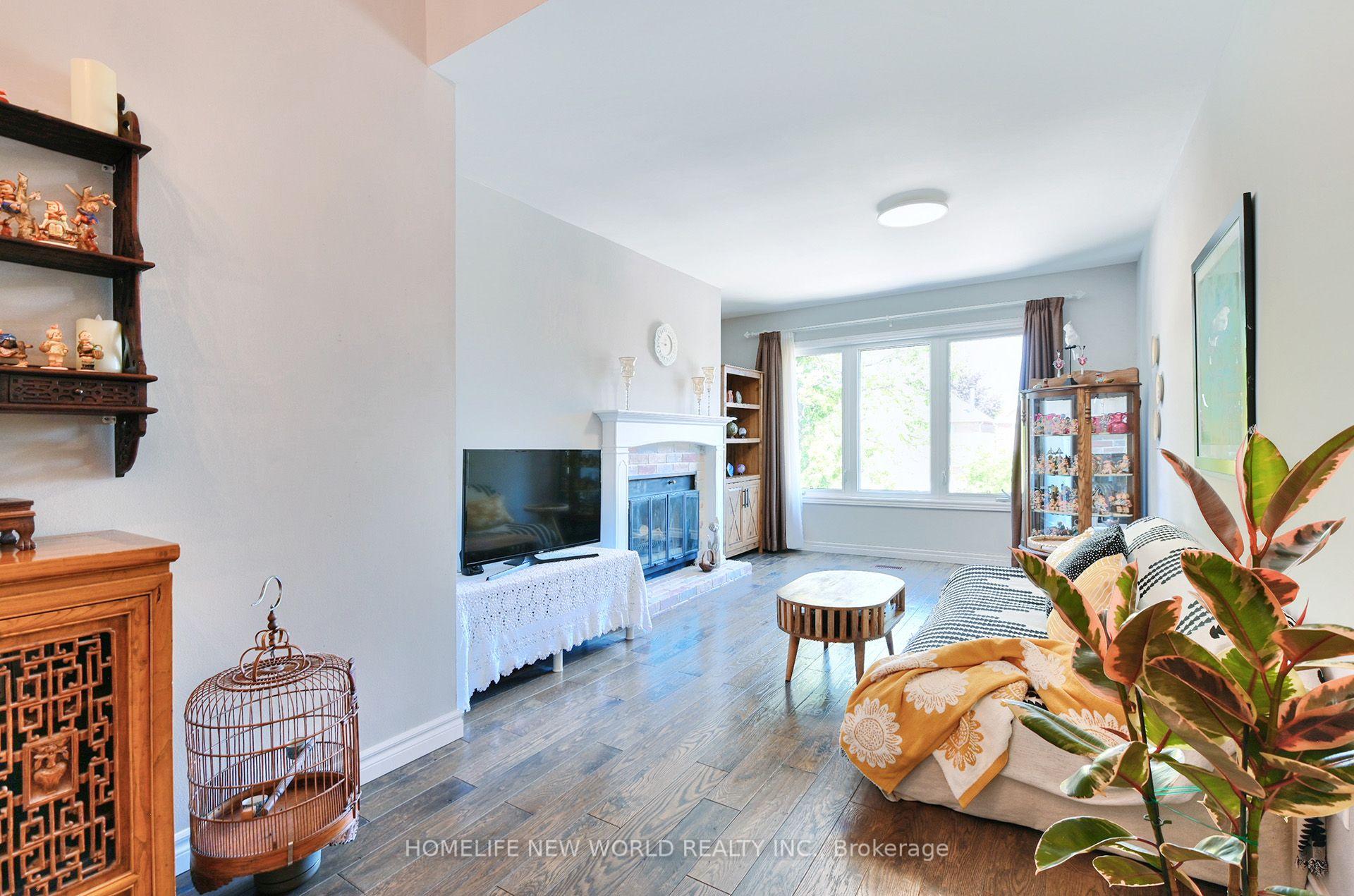 Photo 17 of 115 Winding Lane, Vaughan, Crestwood-Springfarm-Yorkhill — HOMEH