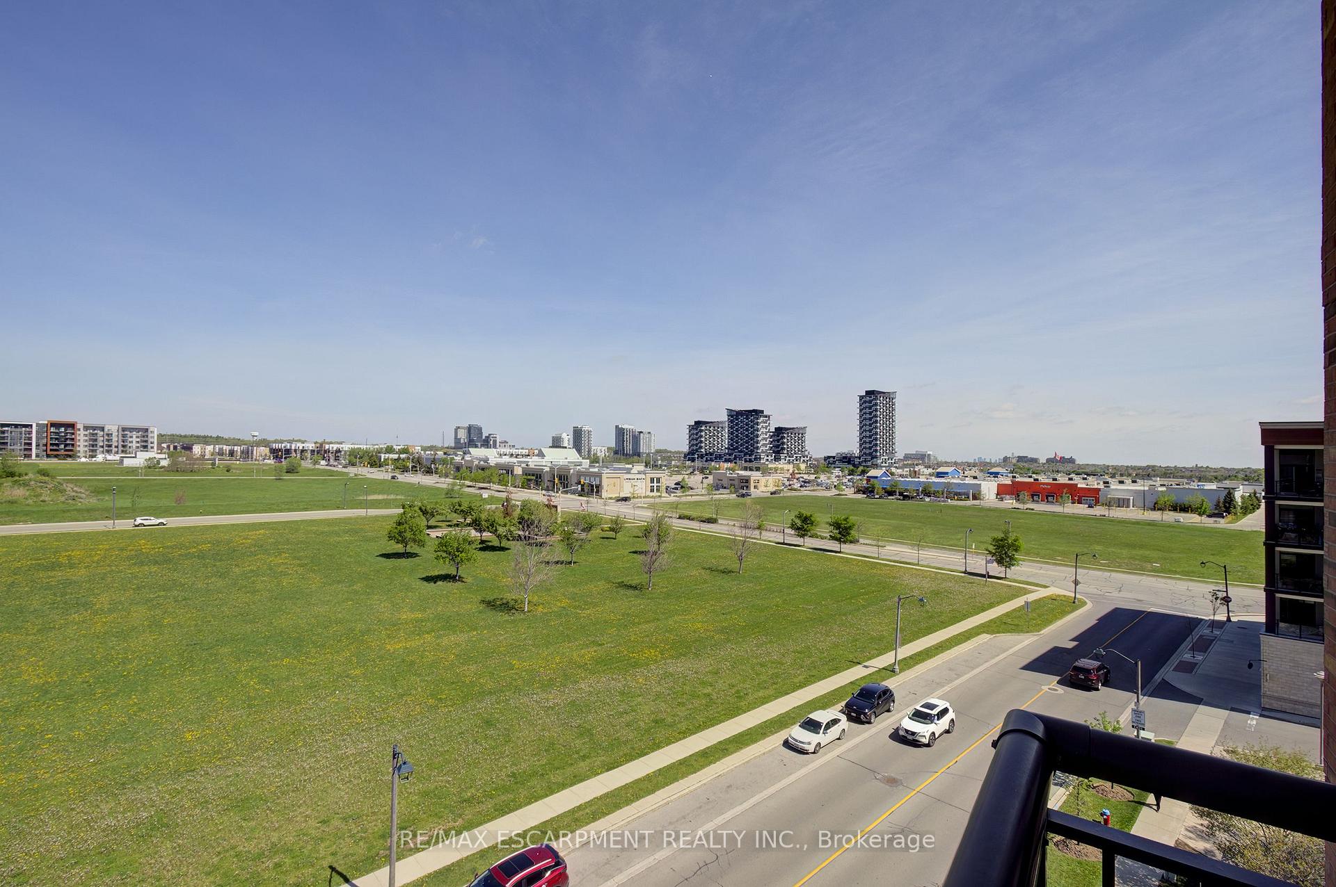 Photo 4 of Unit 603, 2379 Central Park Drive, Oakville, River Oaks — HOMEH